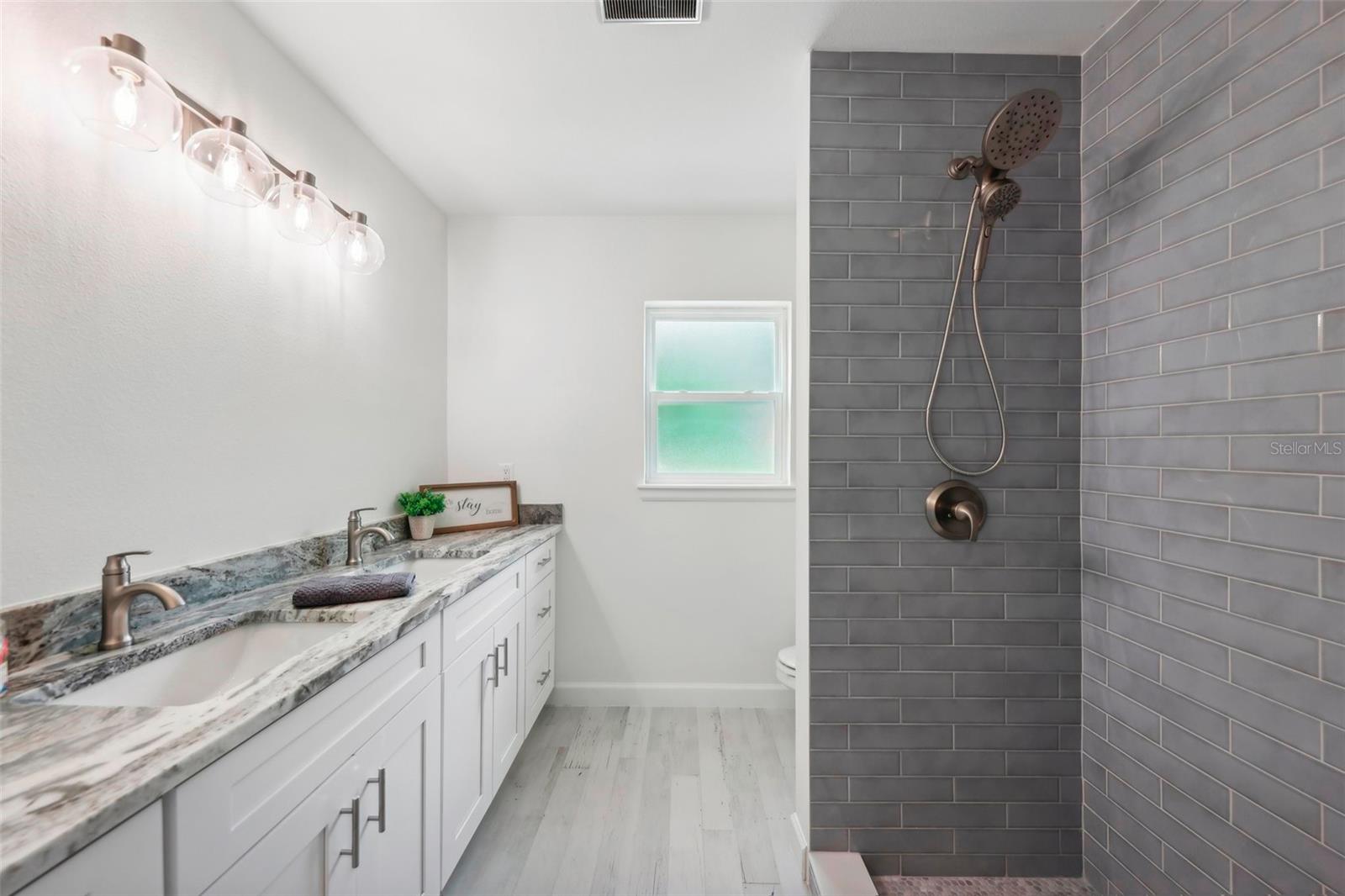 1553 LAKESIDE DR, DELAND, FL, 32720