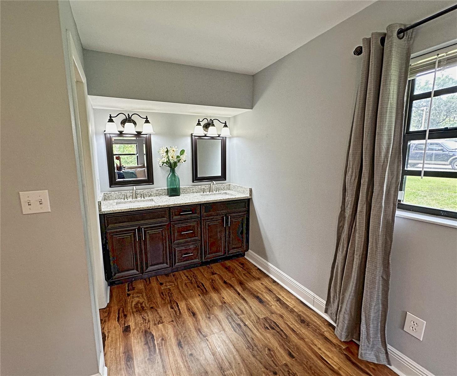902 HOMEWOOD DR, BRANDON, FL, 33511