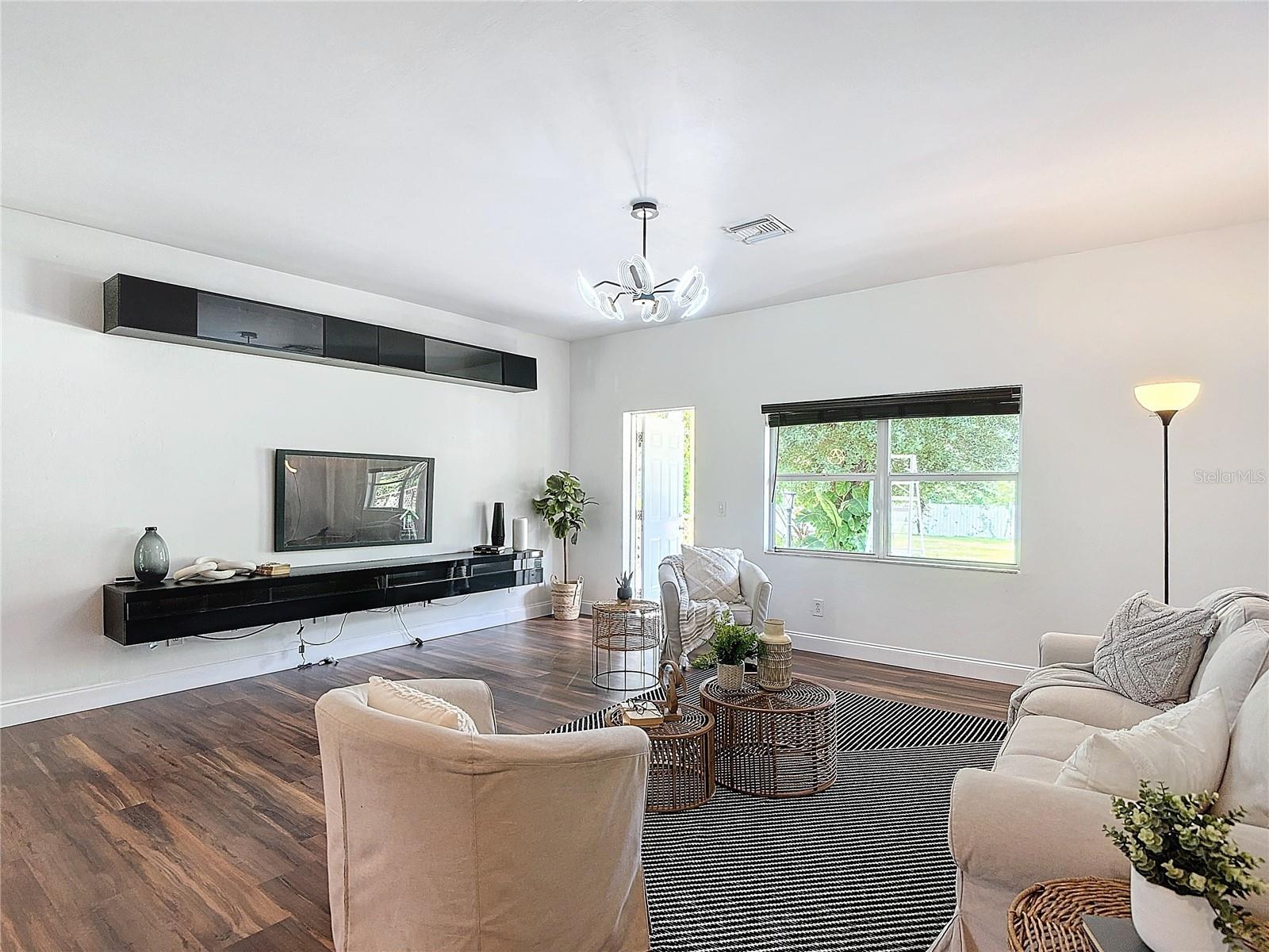 130 16TH AVE NE, NAPLES, FL, 34120