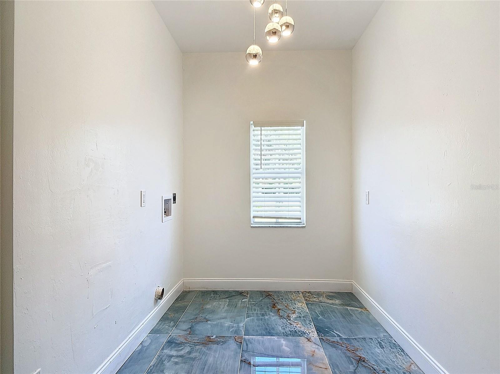 130 16TH AVE NE, NAPLES, FL, 34120
