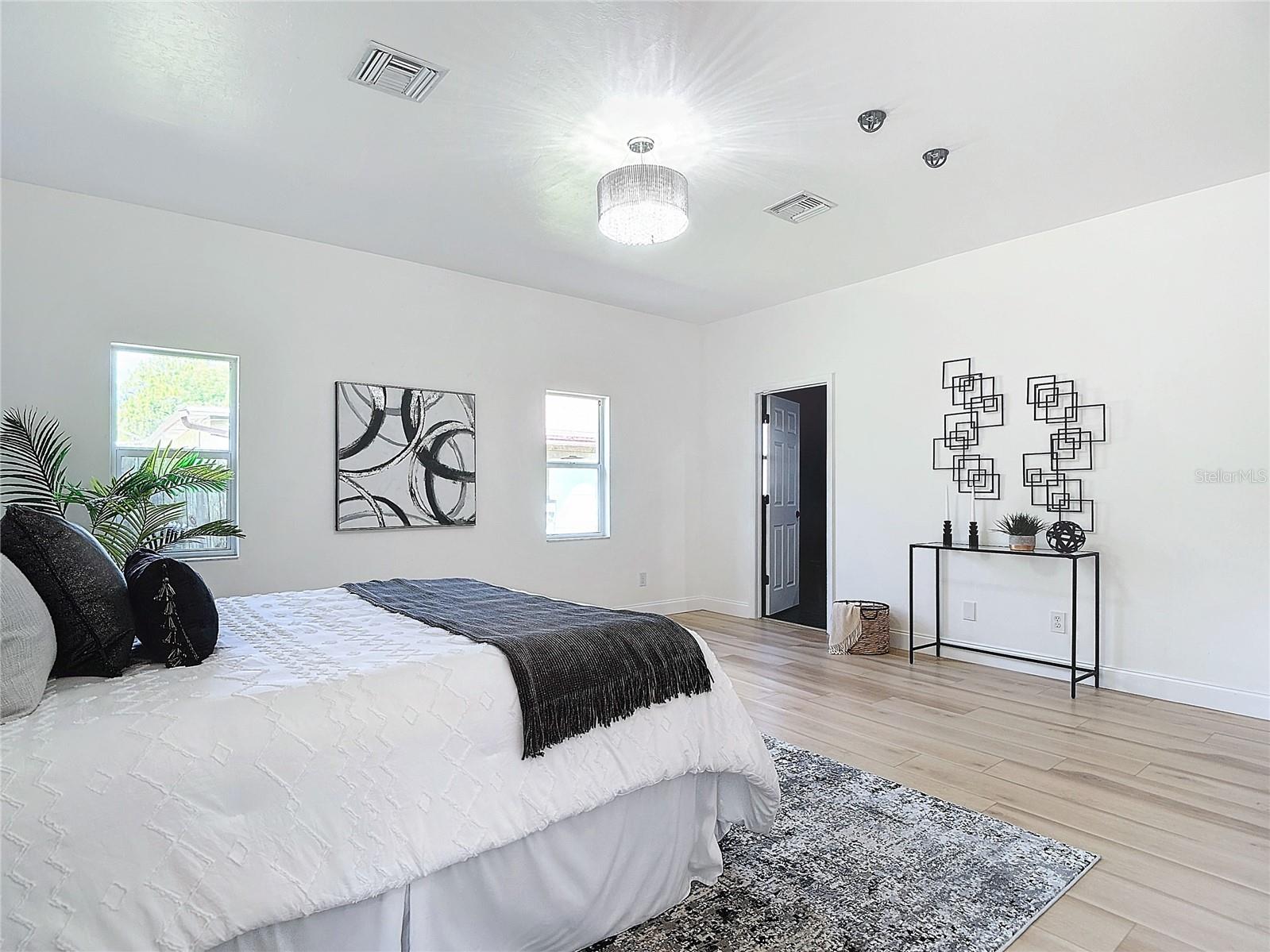 130 16TH AVE NE, NAPLES, FL, 34120
