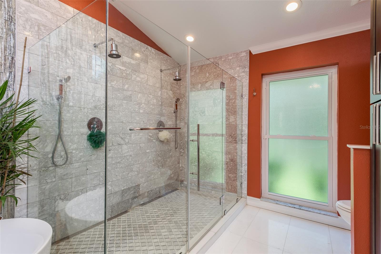 5124 LITHIA SPRINGS RD, LITHIA, FL, 33547