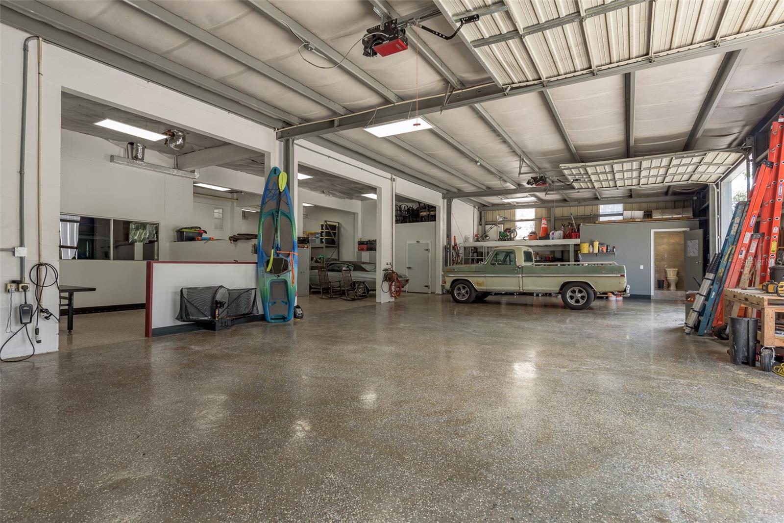 5124 LITHIA SPRINGS RD, LITHIA, FL, 33547
