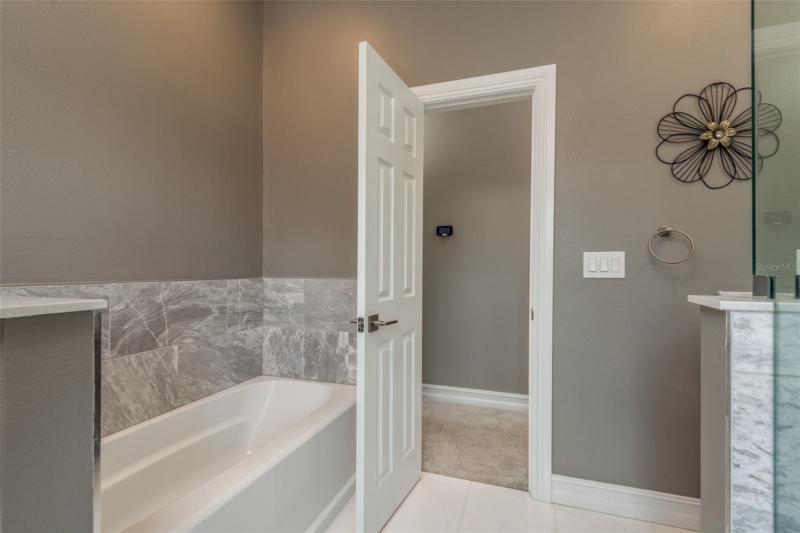 5124 LITHIA SPRINGS RD, LITHIA, FL, 33547