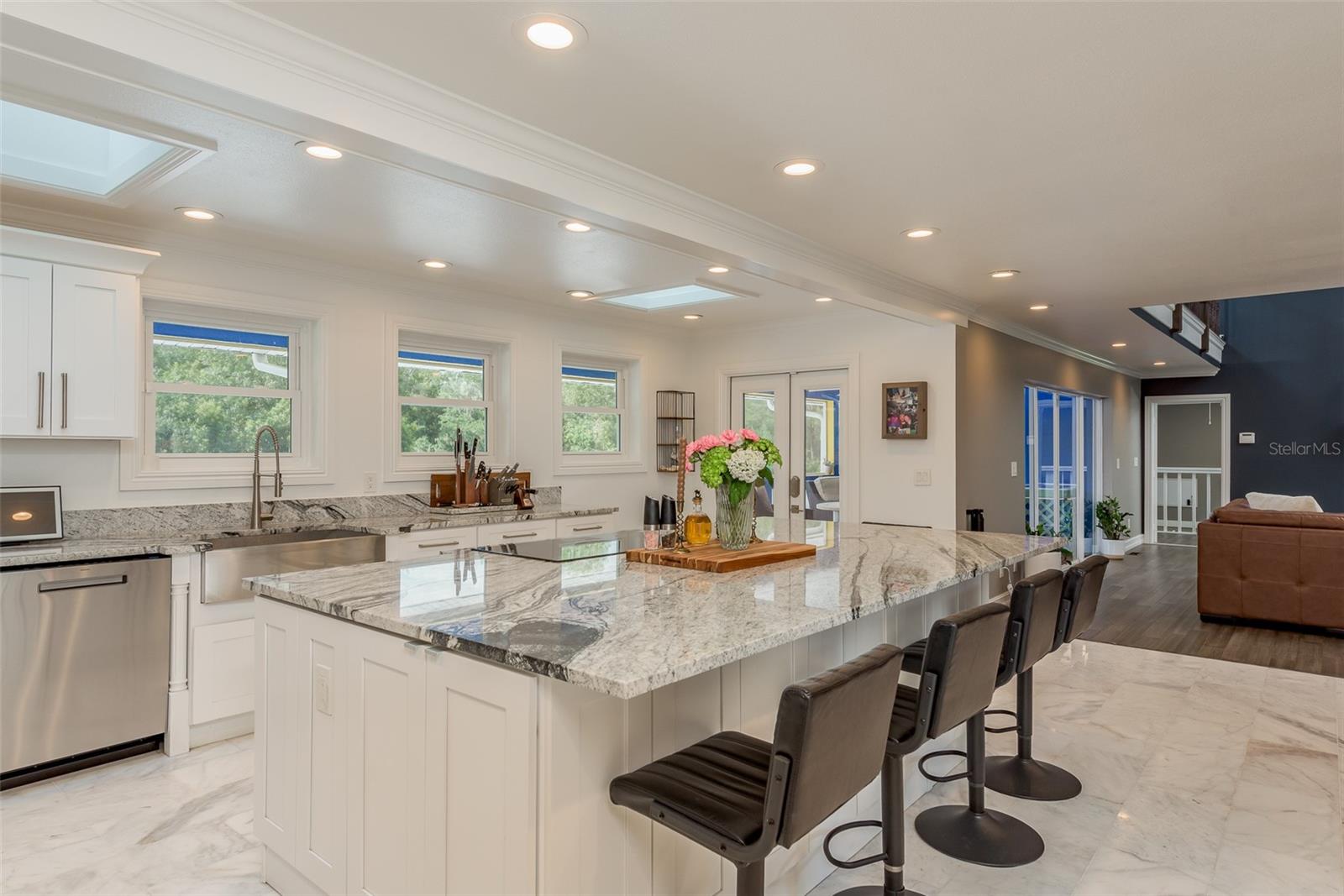 5124 LITHIA SPRINGS RD, LITHIA, FL, 33547