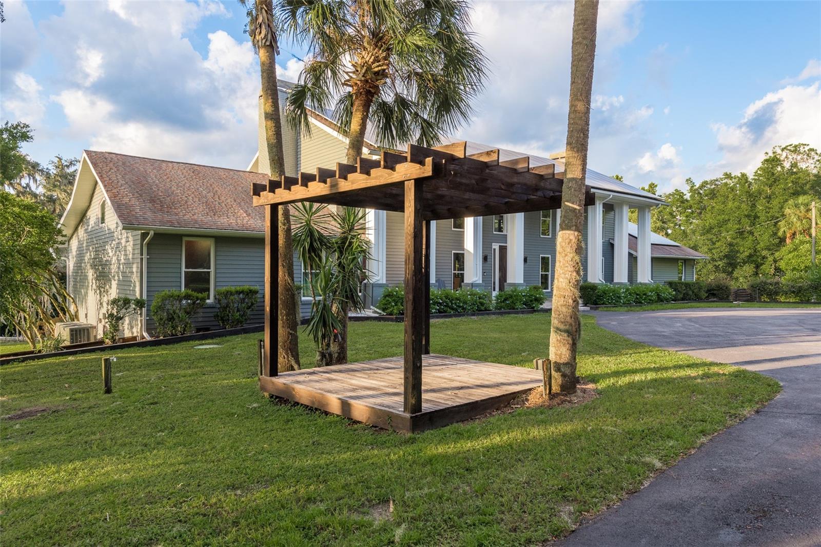 5124 LITHIA SPRINGS RD, LITHIA, FL, 33547