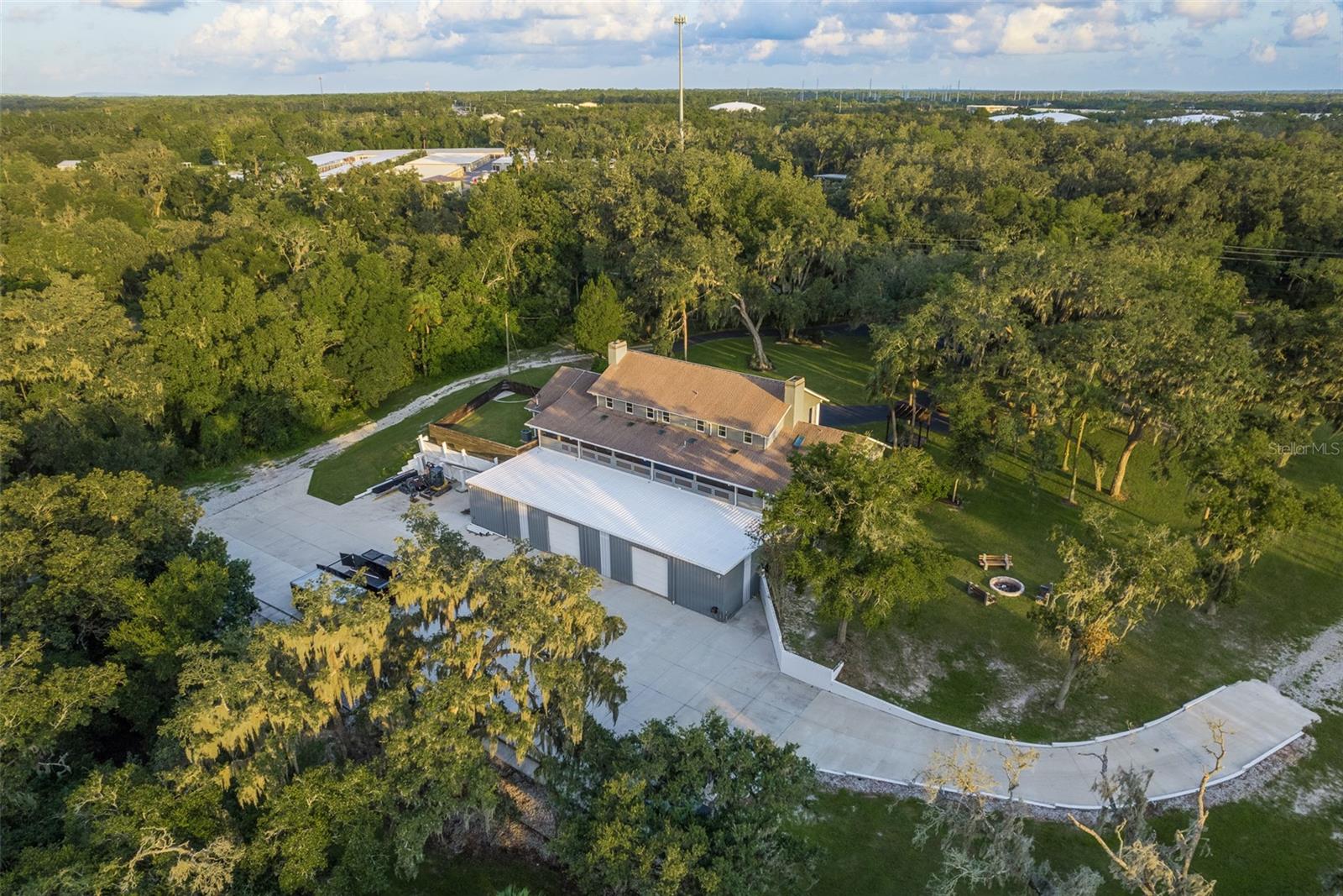 5124 LITHIA SPRINGS RD, LITHIA, FL, 33547