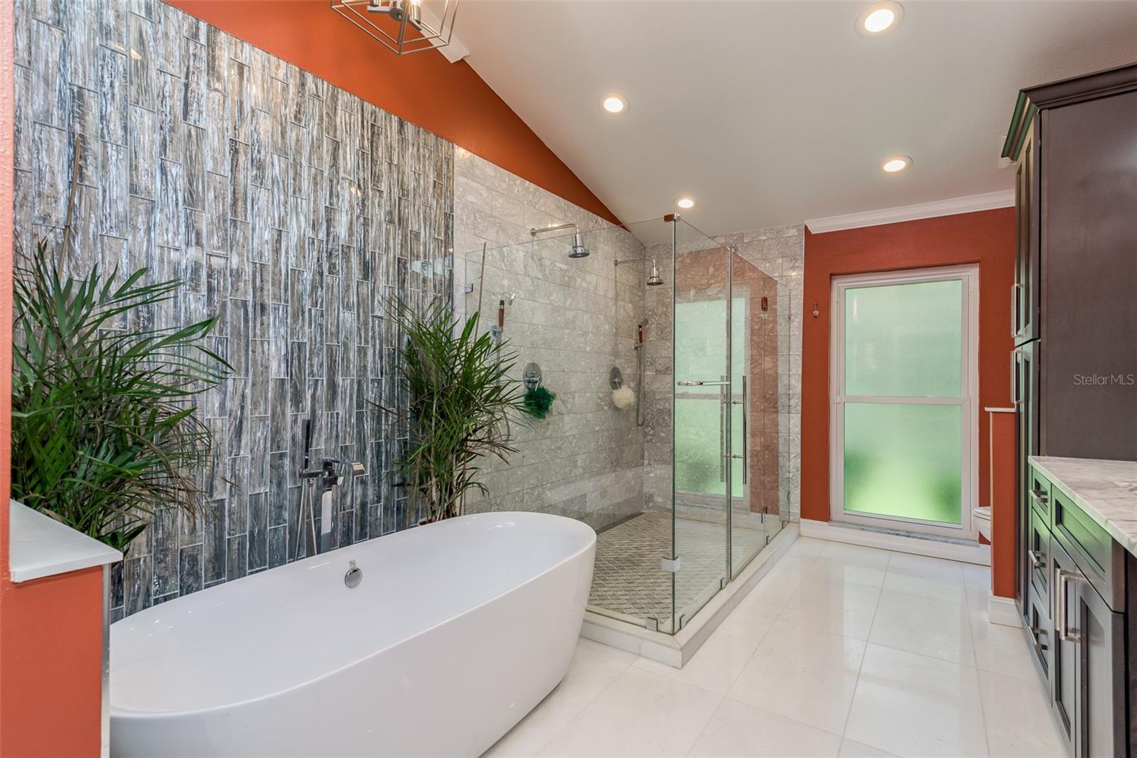 5124 LITHIA SPRINGS RD, LITHIA, FL, 33547