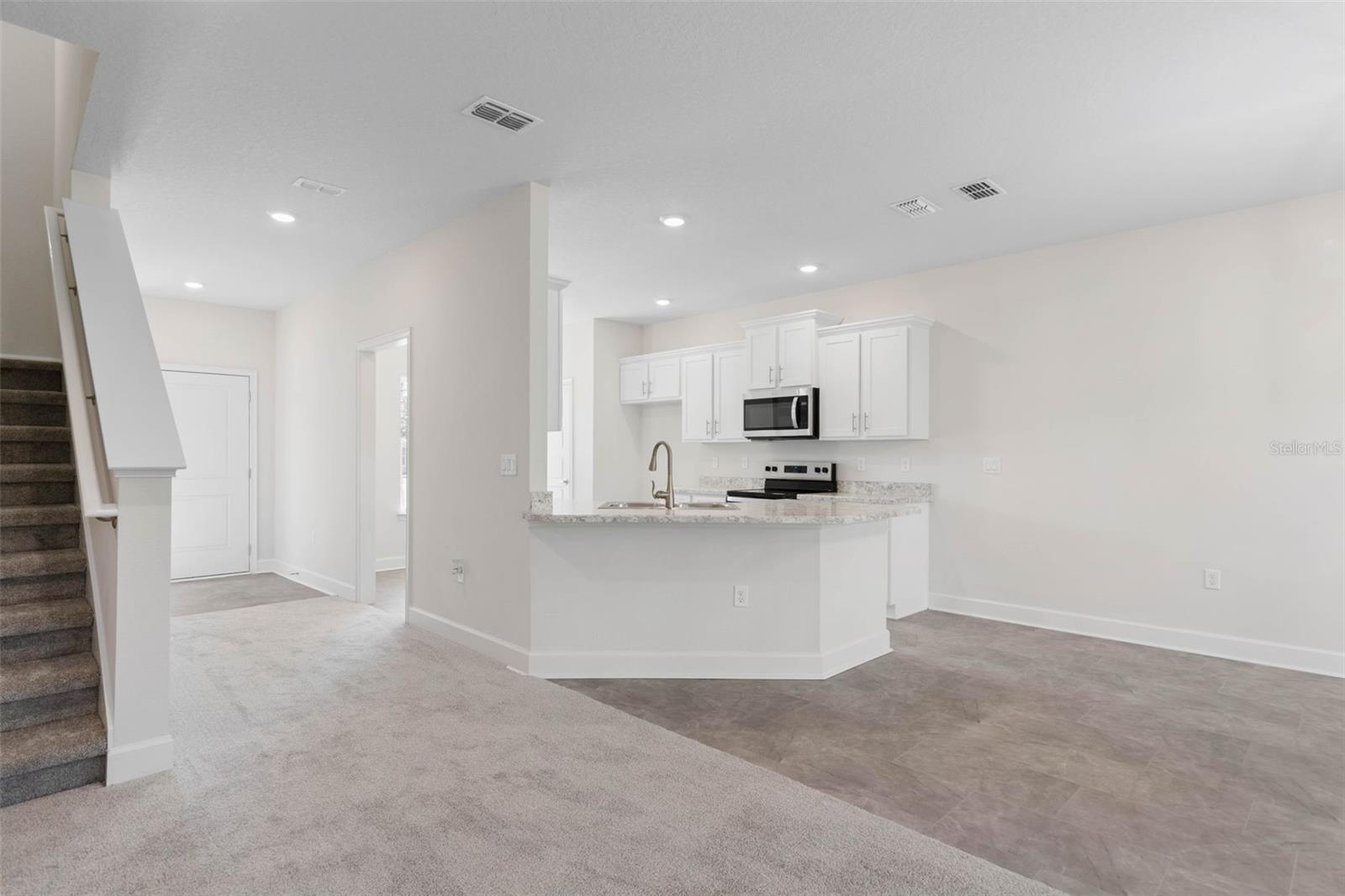 8 KAYDOT CT, PALM COAST, FL, 32164