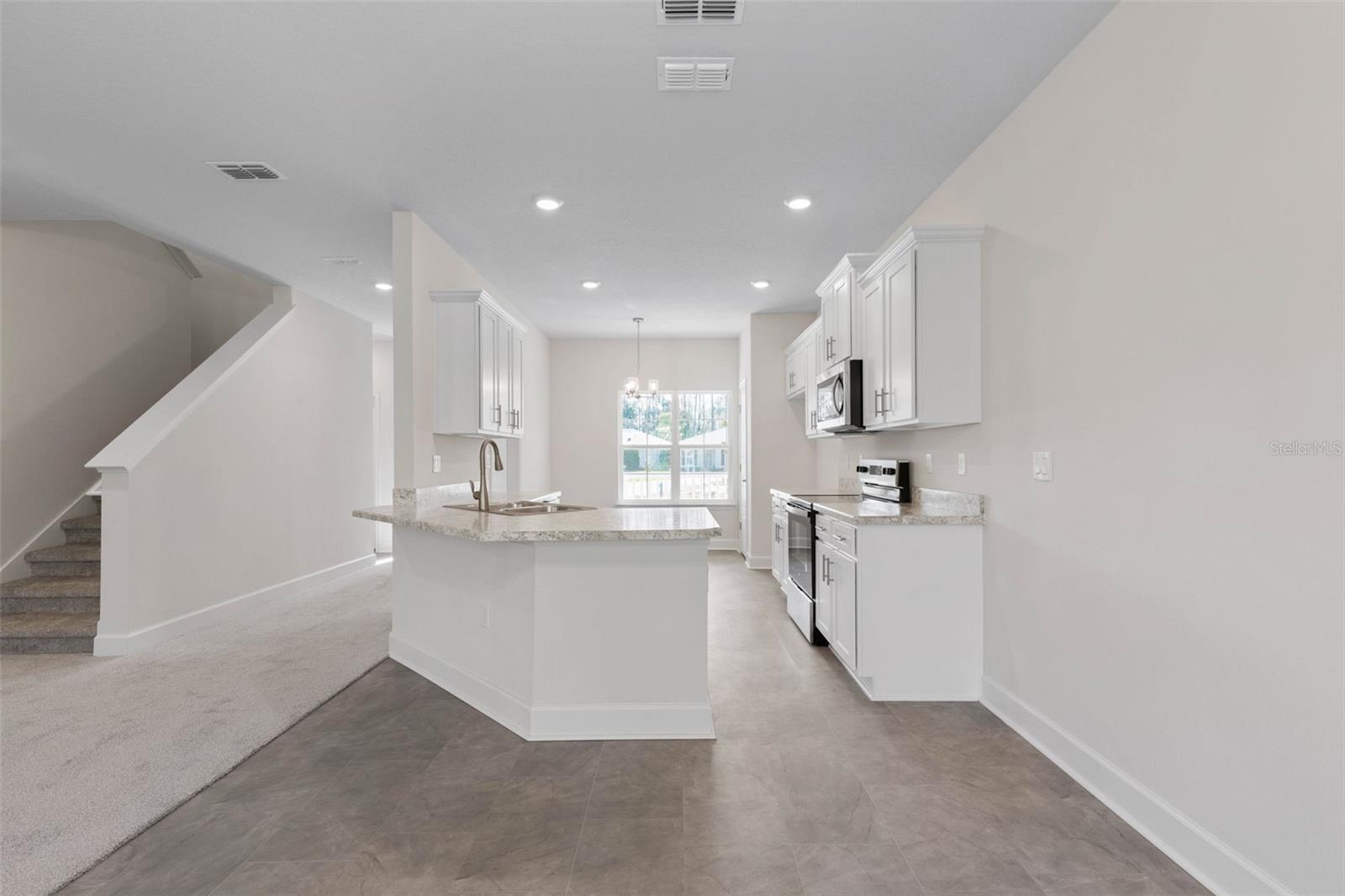 8 KAYDOT CT, PALM COAST, FL, 32164