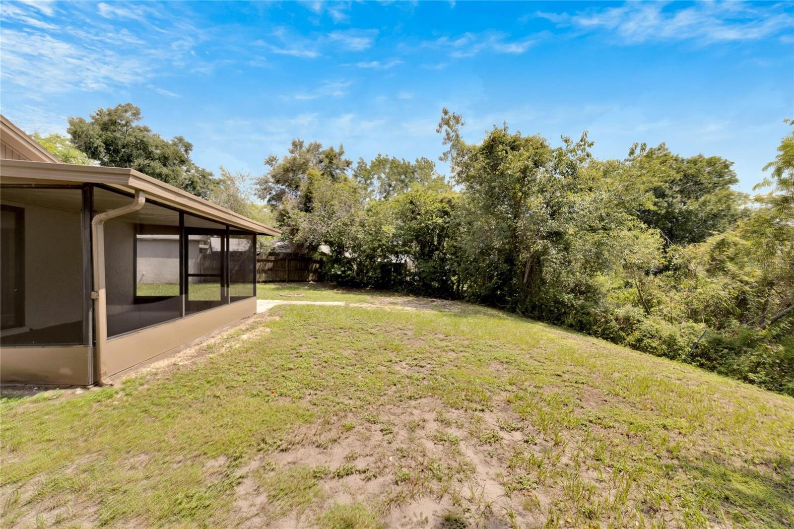 2022 GREGORY DR, TAMPA, FL, 33613
