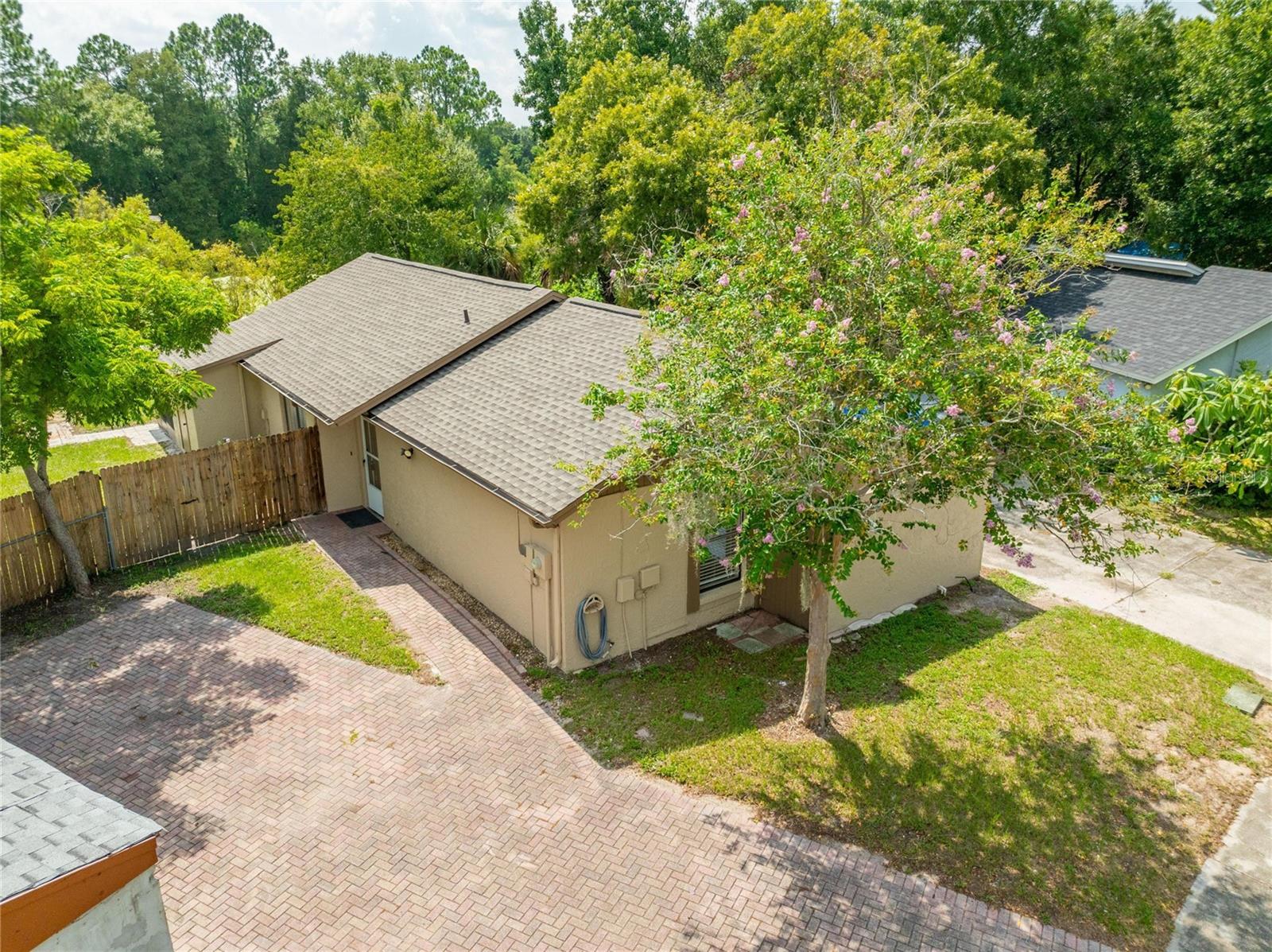2022 GREGORY DR, TAMPA, FL, 33613