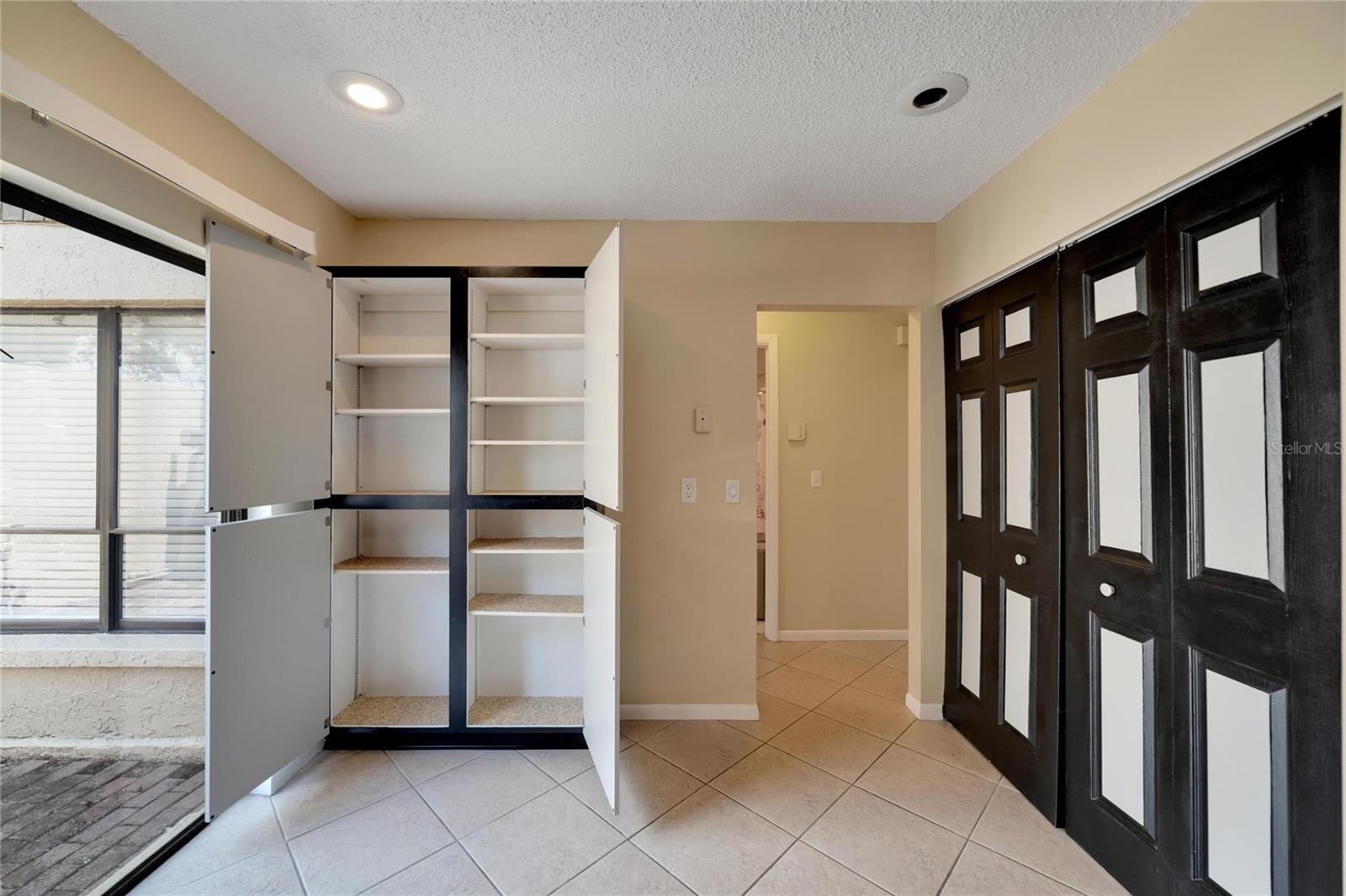 2022 GREGORY DR, TAMPA, FL, 33613