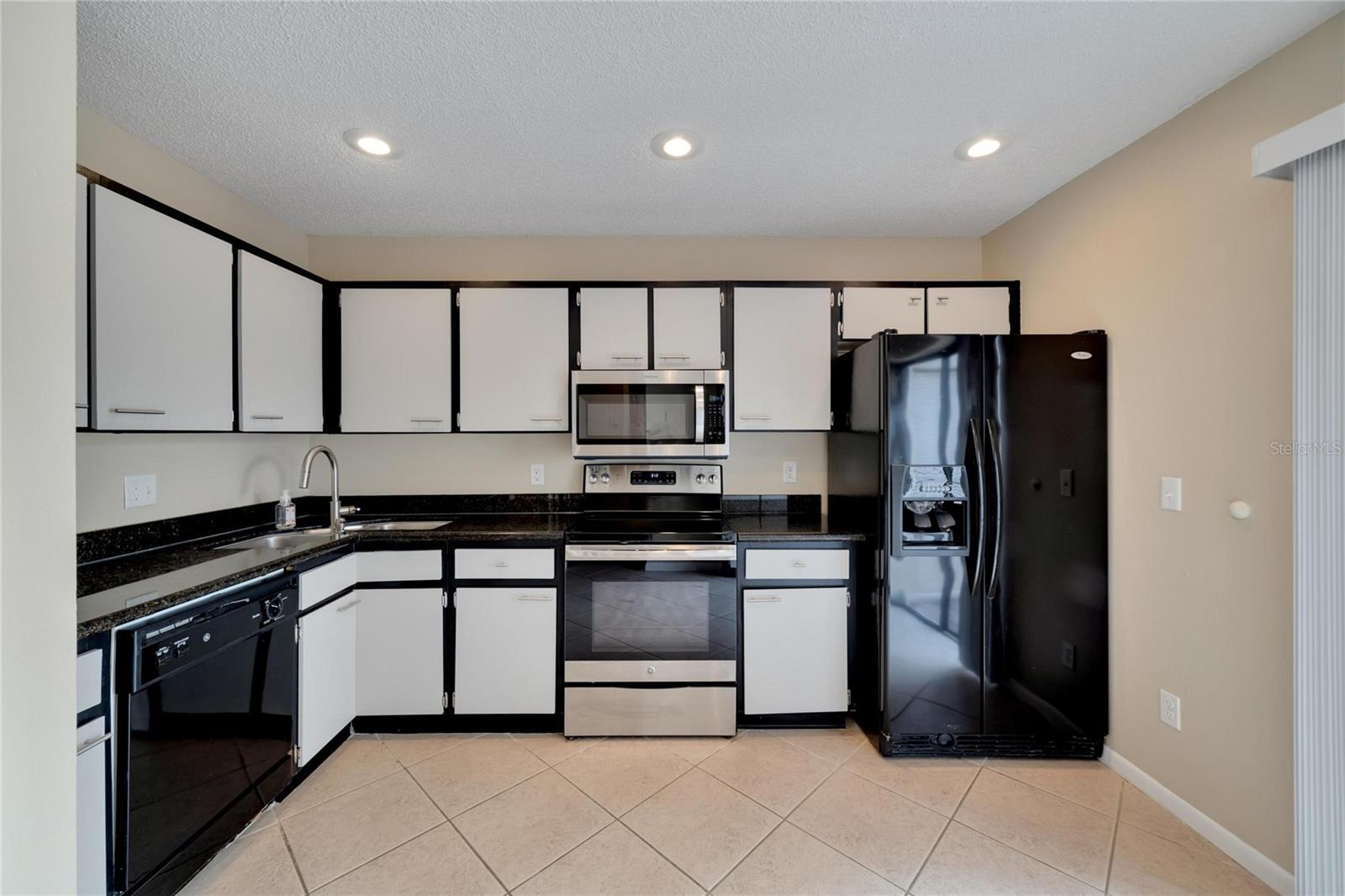 2022 GREGORY DR, TAMPA, FL, 33613