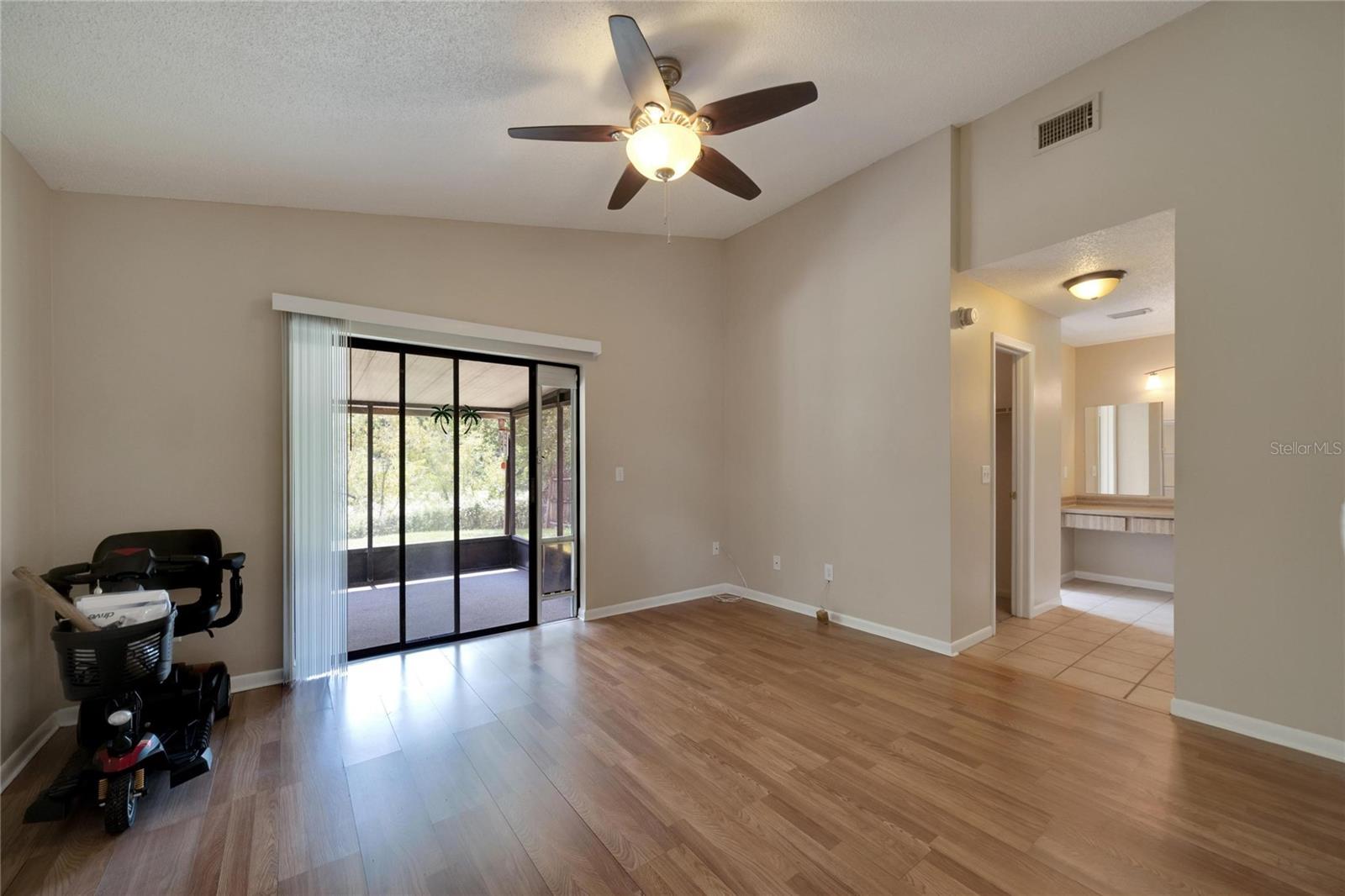 2022 GREGORY DR, TAMPA, FL, 33613