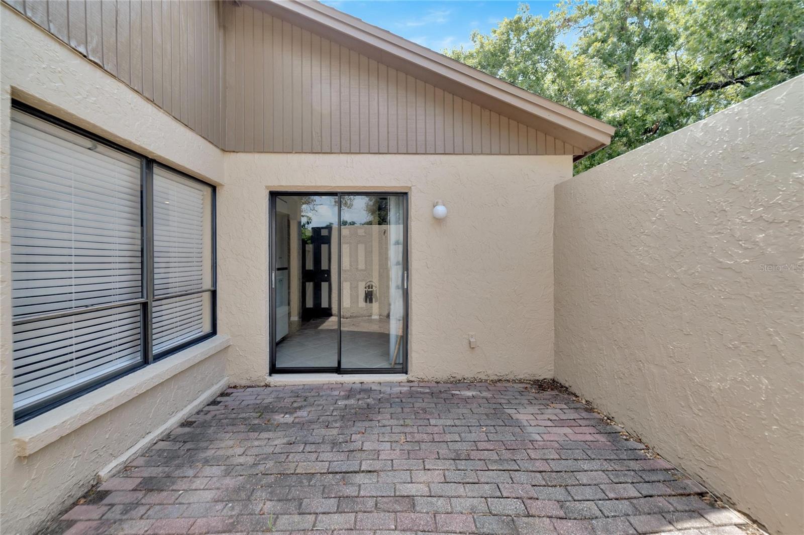2022 GREGORY DR, TAMPA, FL, 33613