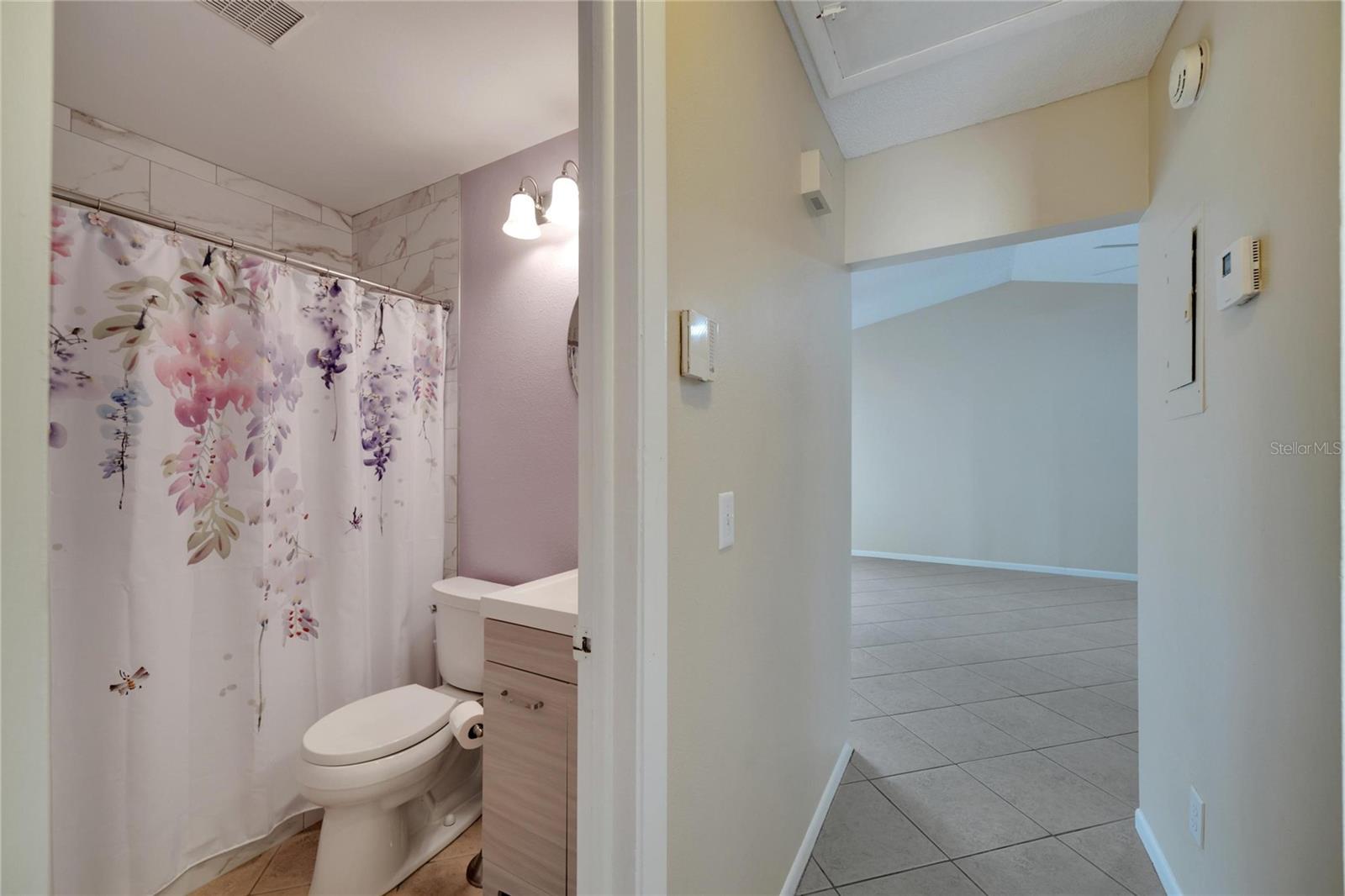 2022 GREGORY DR, TAMPA, FL, 33613