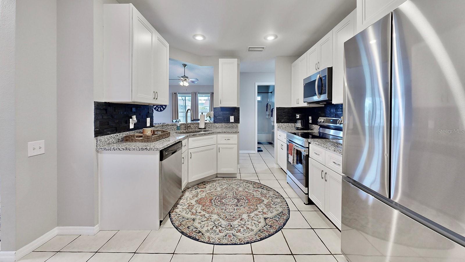 114 ISLAND WATER WAY, APOLLO BEACH, FL, 33572