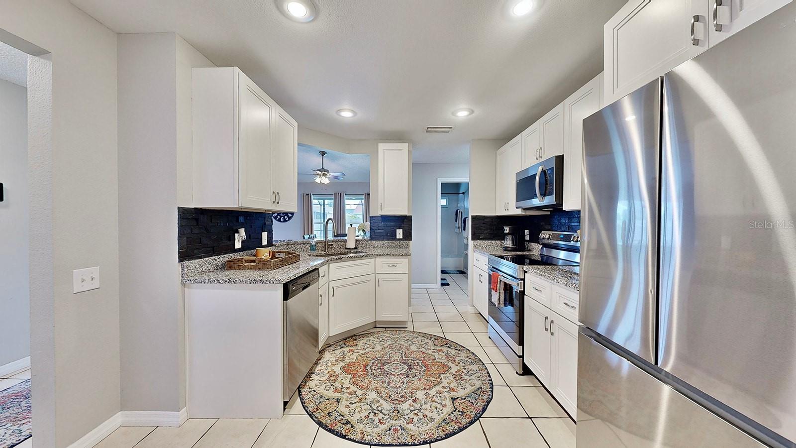114 ISLAND WATER WAY, APOLLO BEACH, FL, 33572