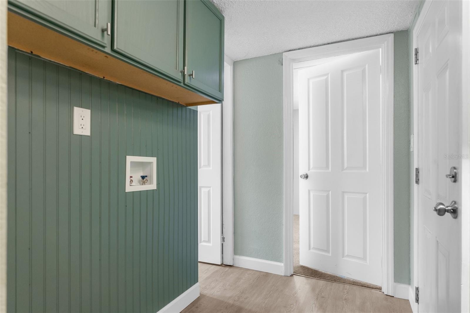 9926 LAKE DR, WEEKI WACHEE, FL, 34613