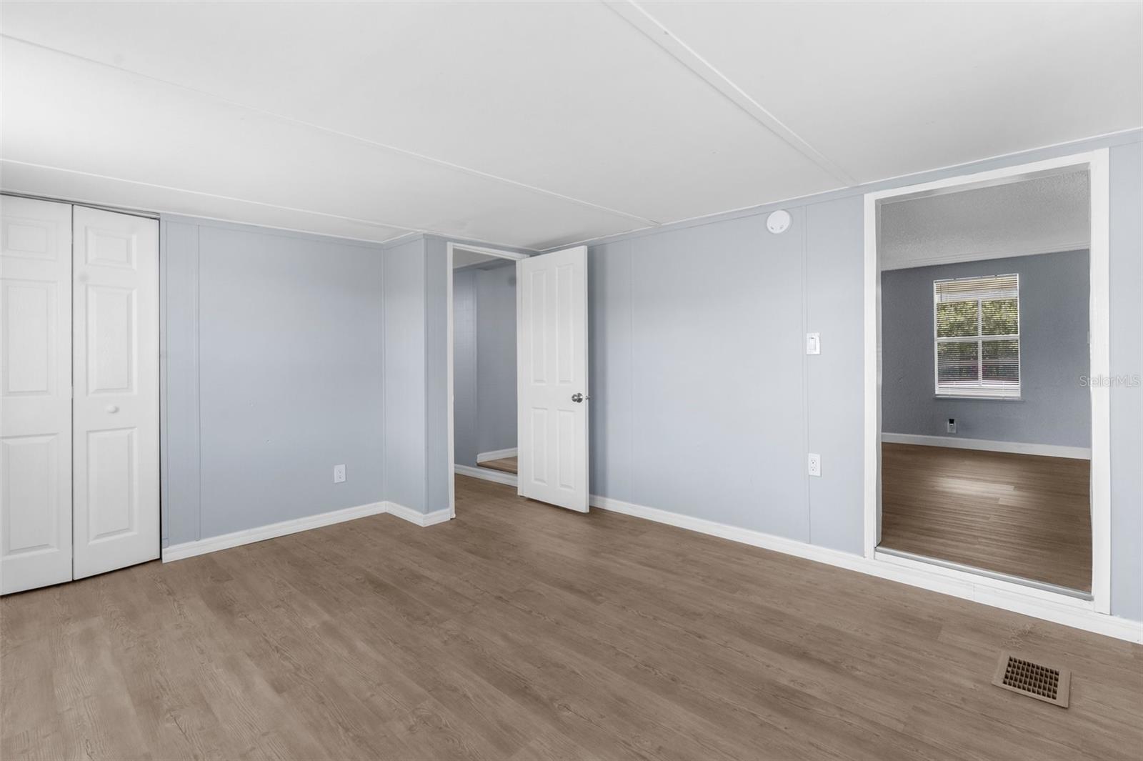 9926 LAKE DR, WEEKI WACHEE, FL, 34613