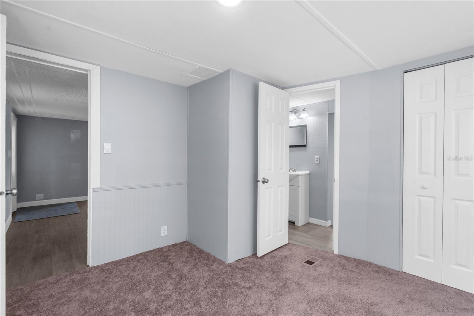 9926 LAKE DR, WEEKI WACHEE, FL, 34613