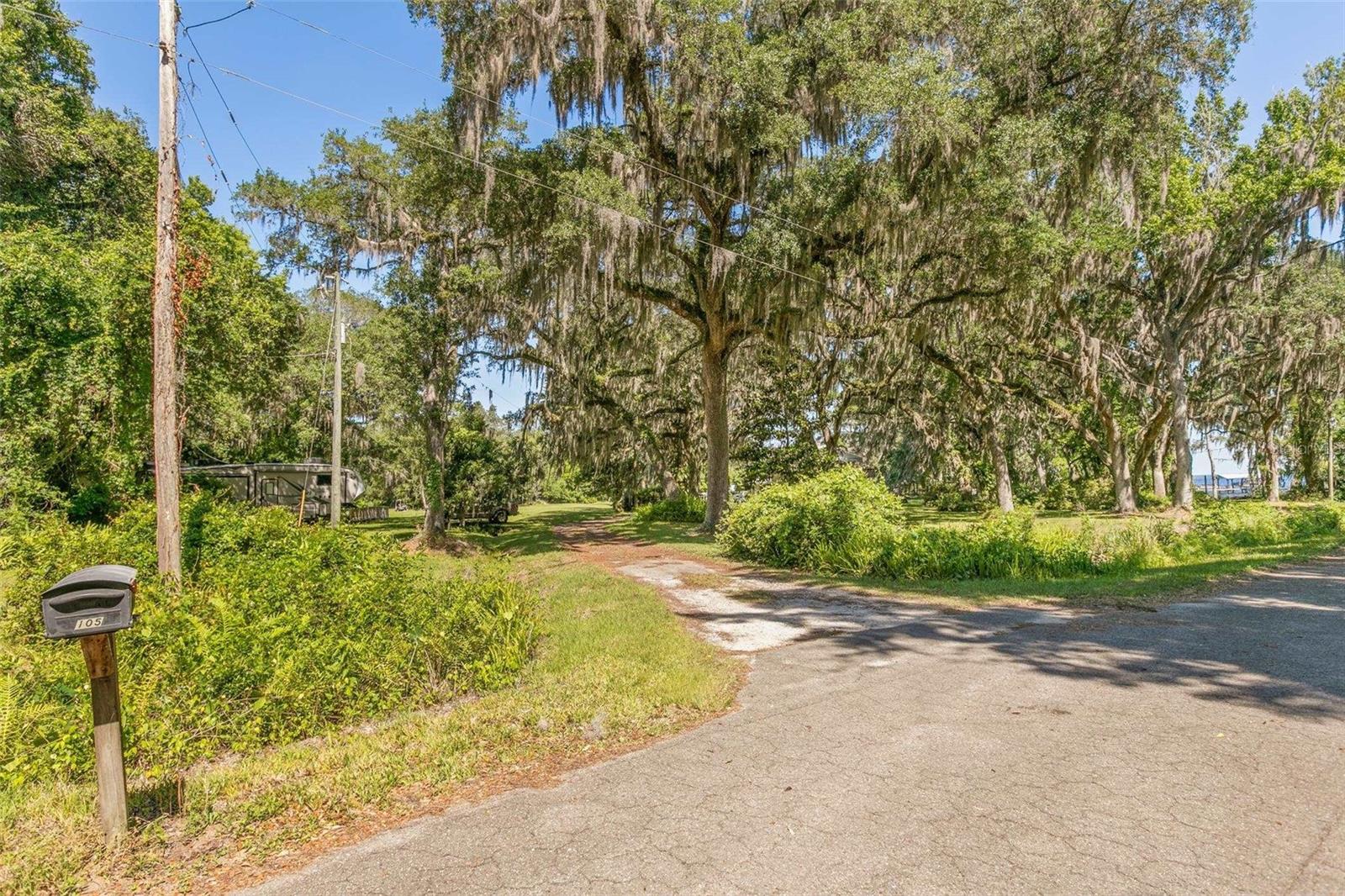 105 UNION AVE, CRESCENT CITY, FL, 32112