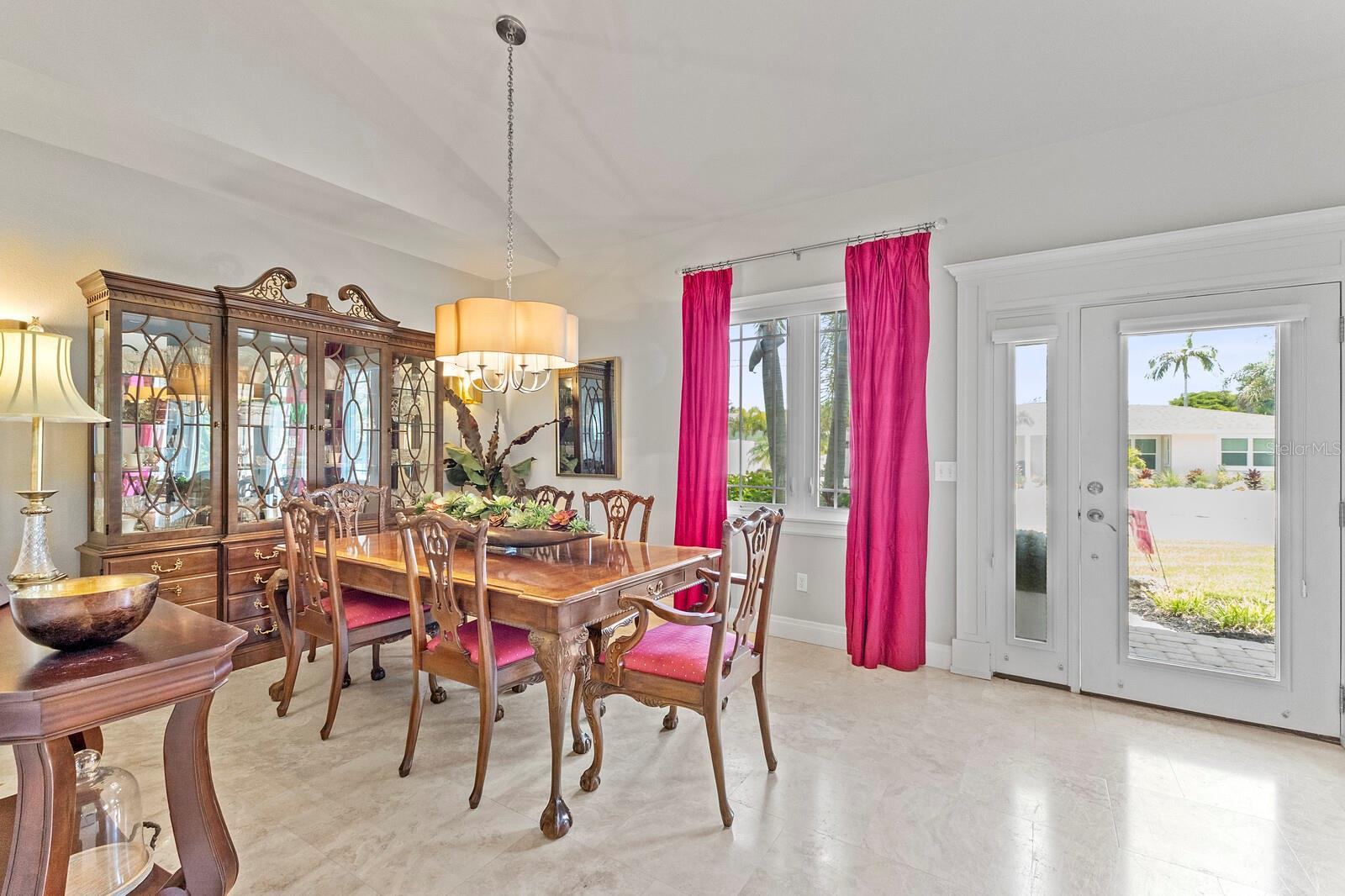 111 49TH ST, HOLMES BEACH, FL, 34217