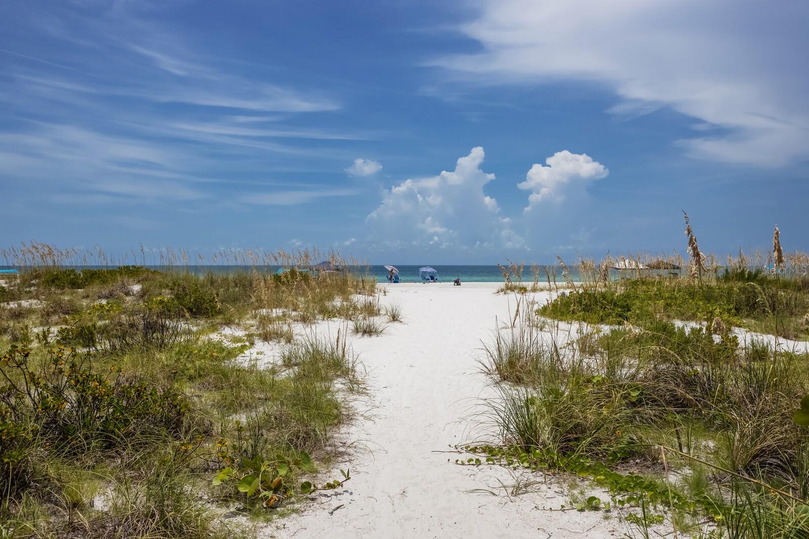111 49TH ST, HOLMES BEACH, FL, 34217