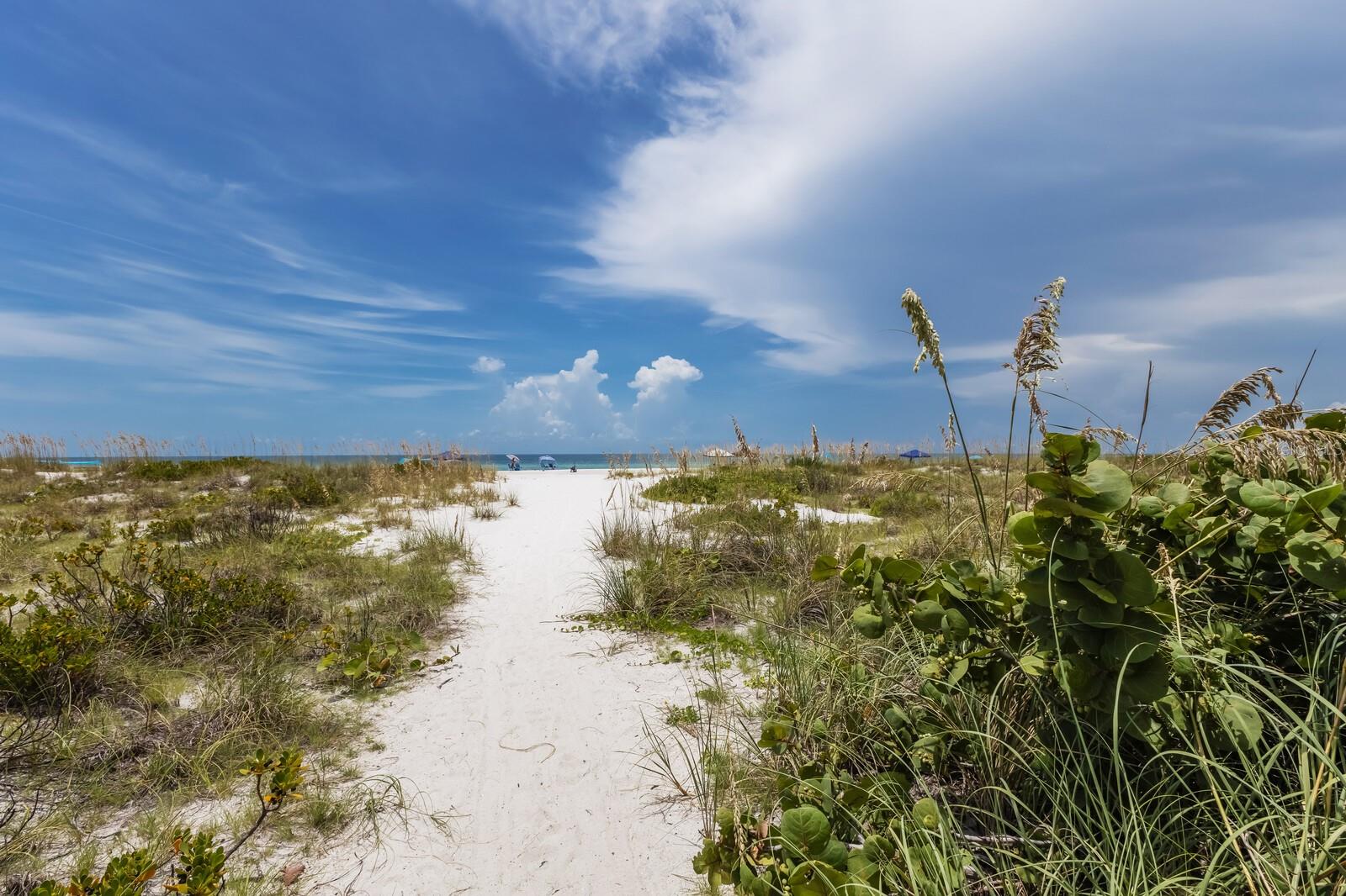 111 49TH ST, HOLMES BEACH, FL, 34217