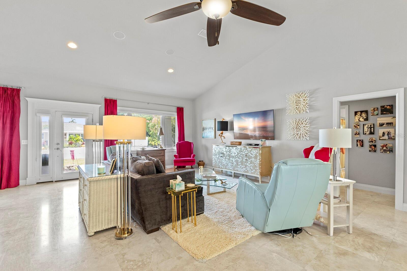 111 49TH ST, HOLMES BEACH, FL, 34217