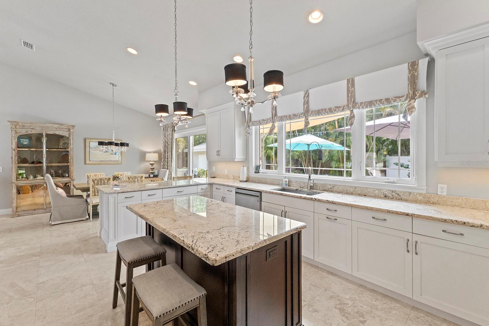 111 49TH ST, HOLMES BEACH, FL, 34217