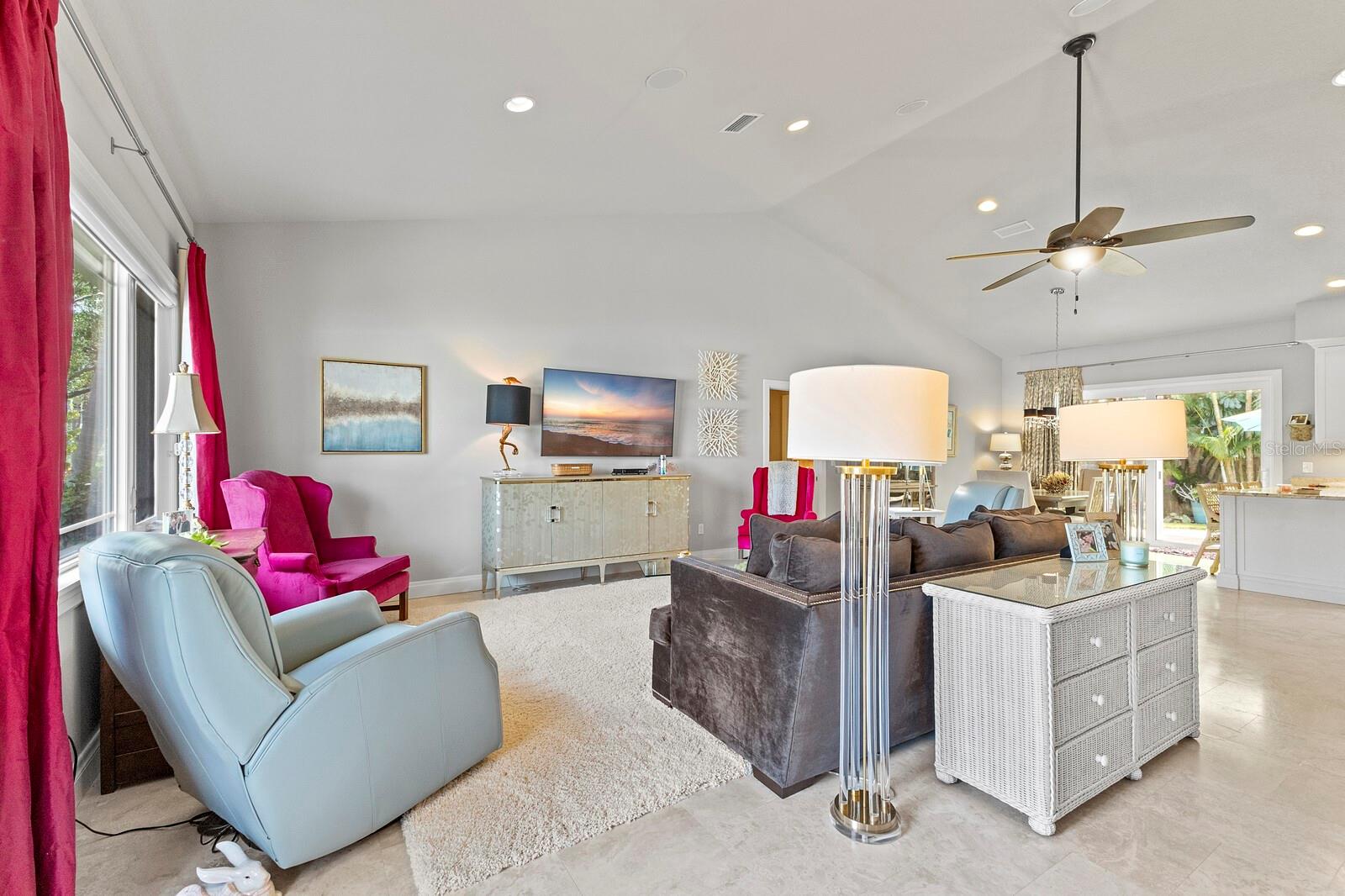 111 49TH ST, HOLMES BEACH, FL, 34217