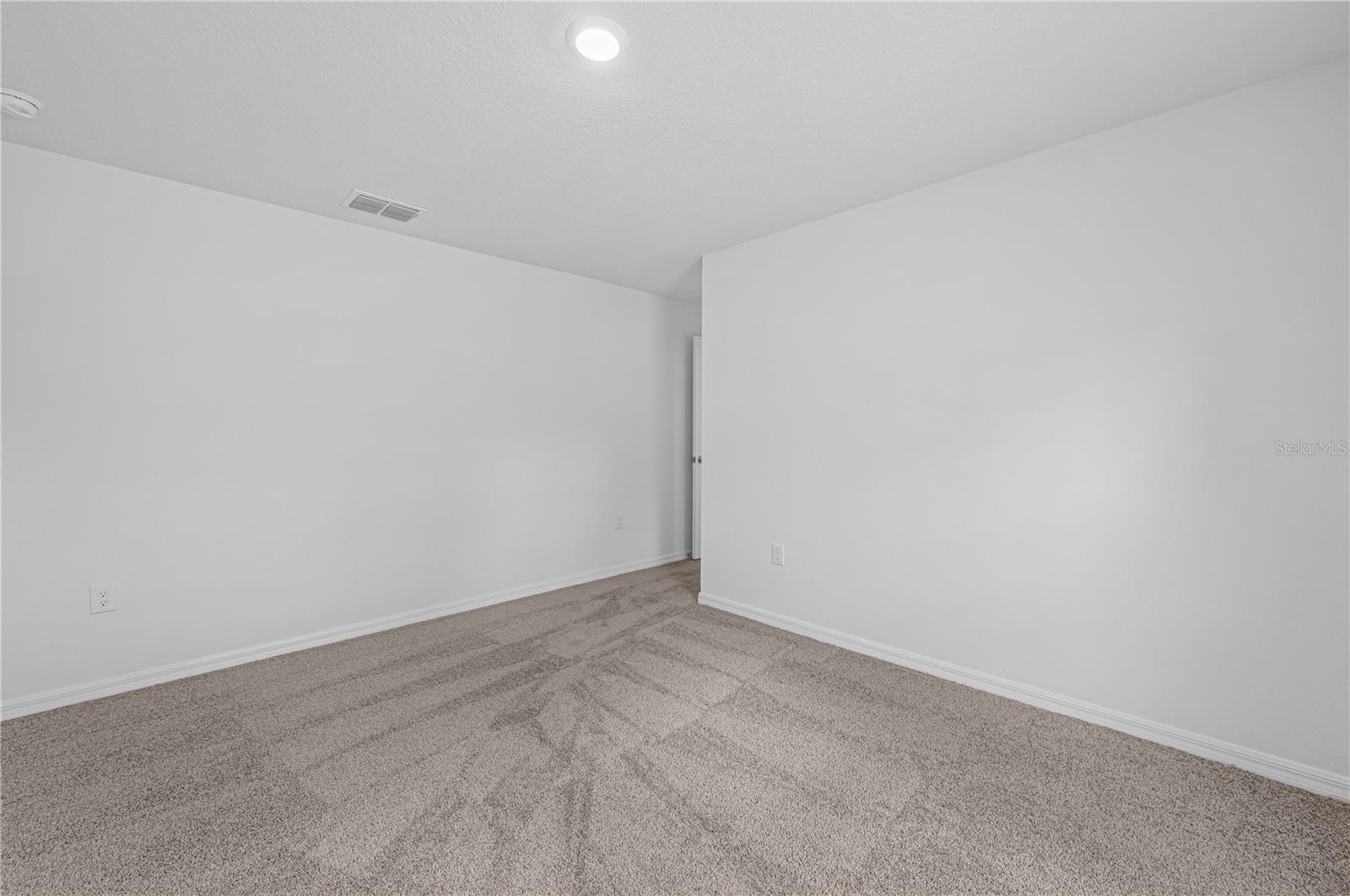 1 ZINNIA LN E, POINCIANA, FL, 34759