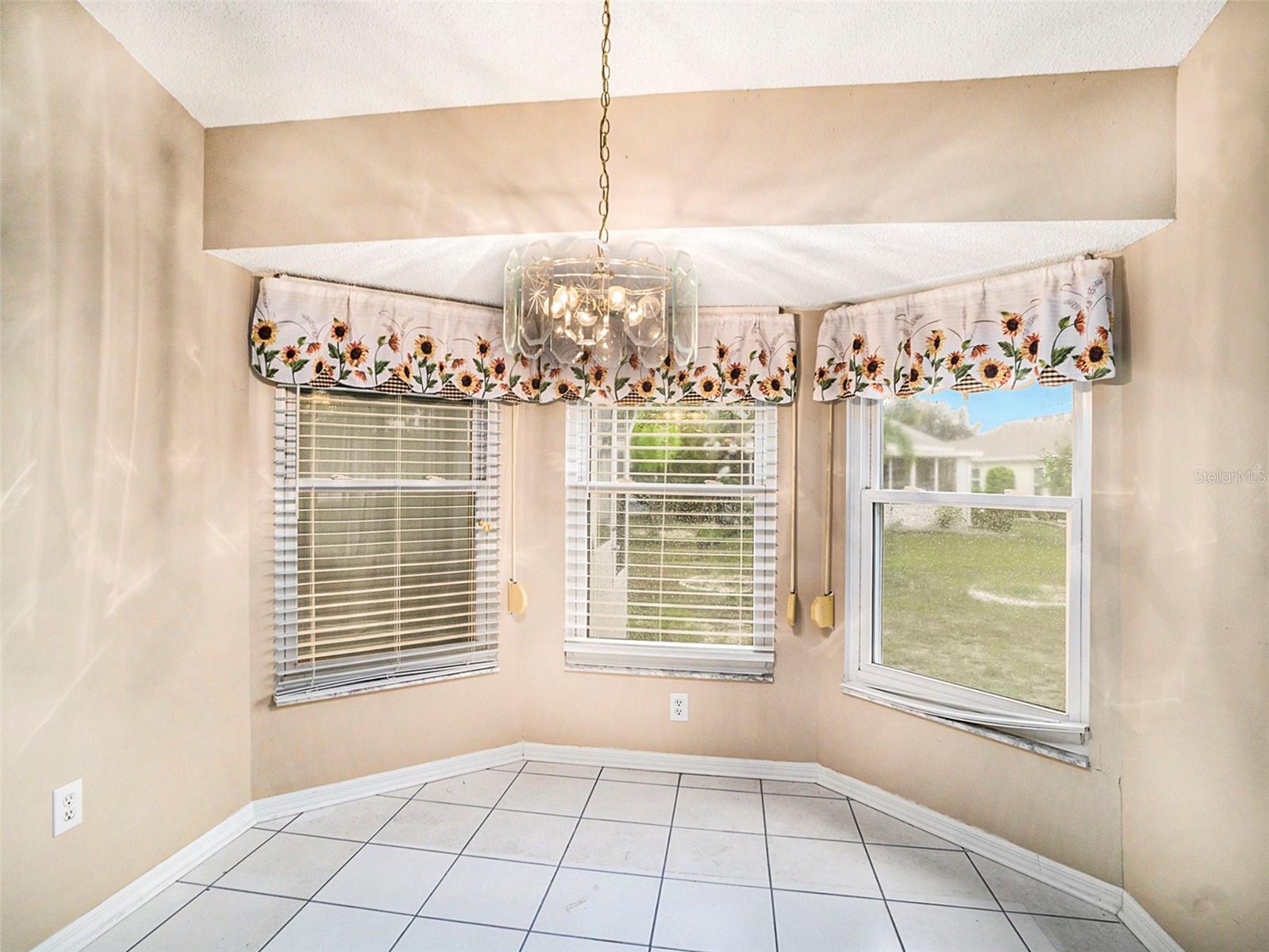 302 CALOOSA PALMS CT, SUN CITY CENTER, FL, 33573