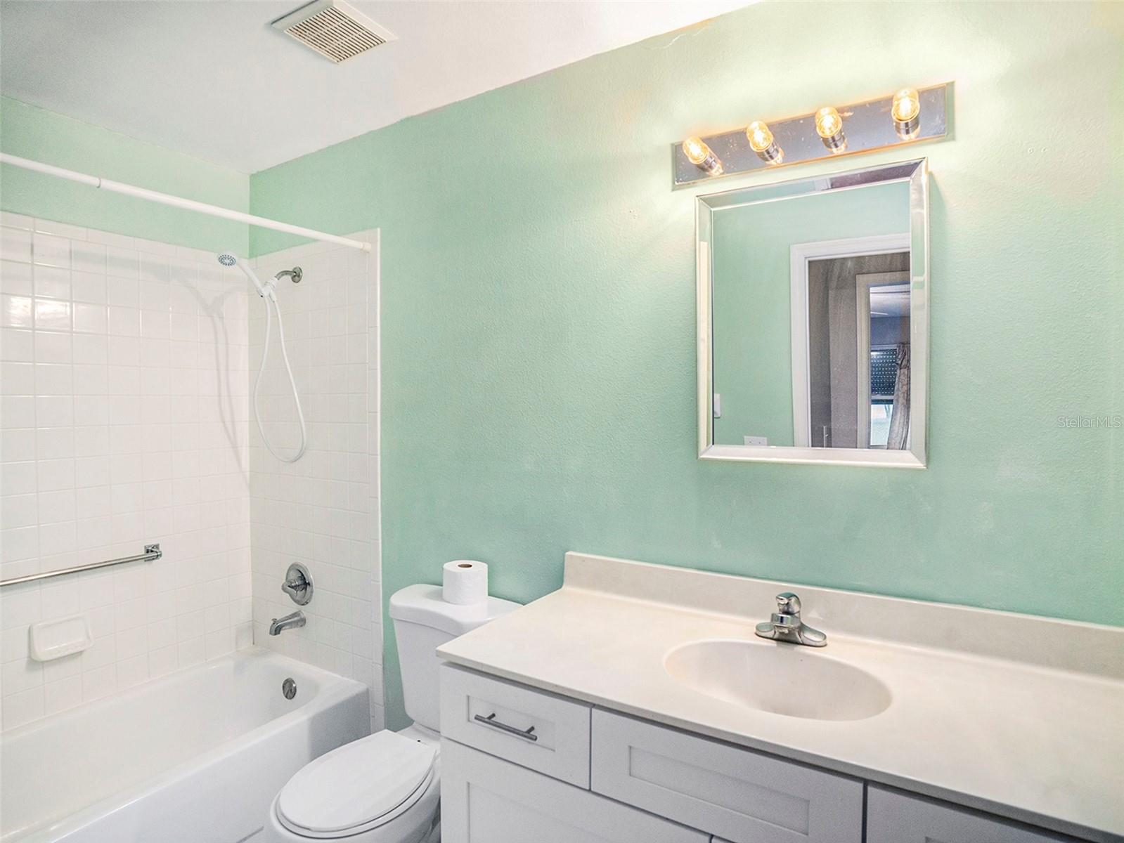 302 CALOOSA PALMS CT, SUN CITY CENTER, FL, 33573