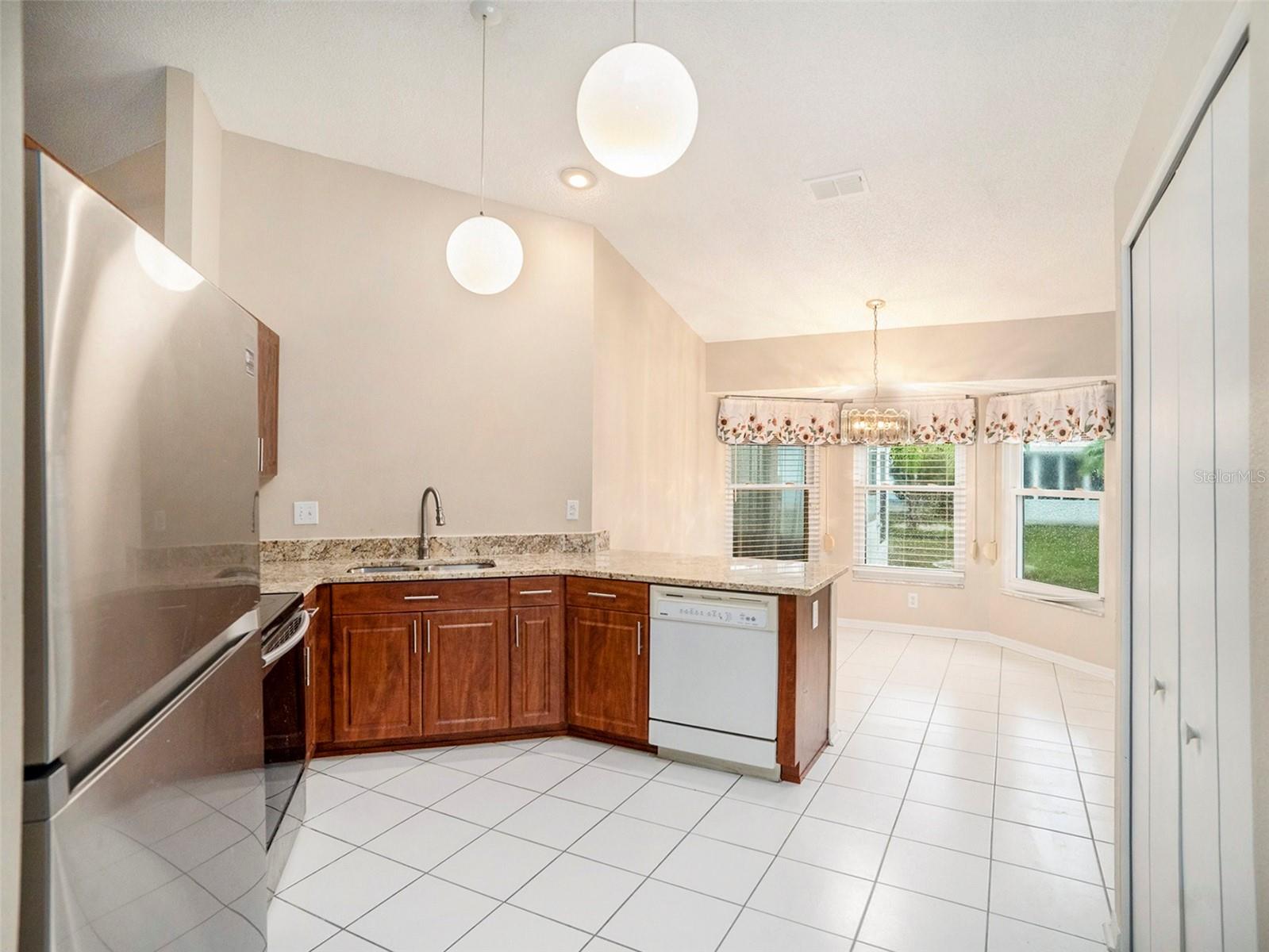302 CALOOSA PALMS CT, SUN CITY CENTER, FL, 33573