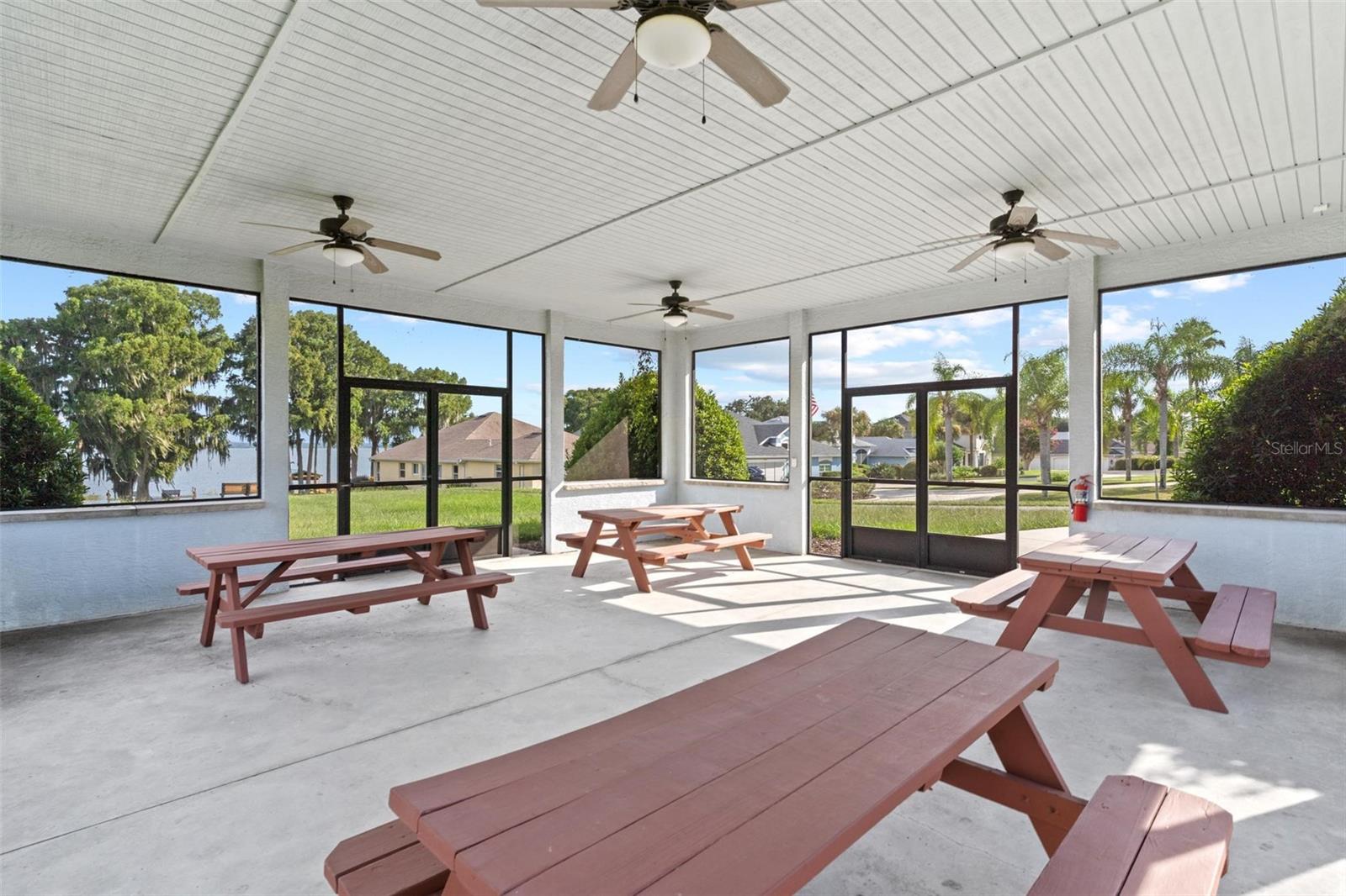 5410 CHARLESTON AVE, TAVARES, FL, 32778