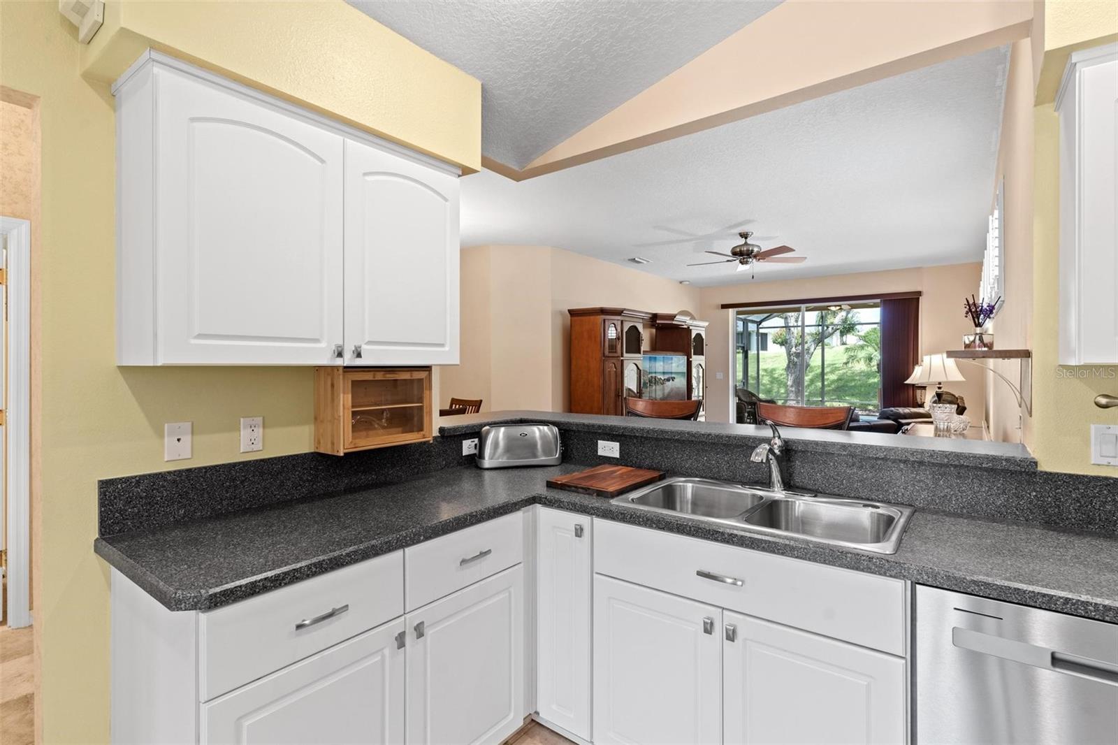 5410 CHARLESTON AVE, TAVARES, FL, 32778