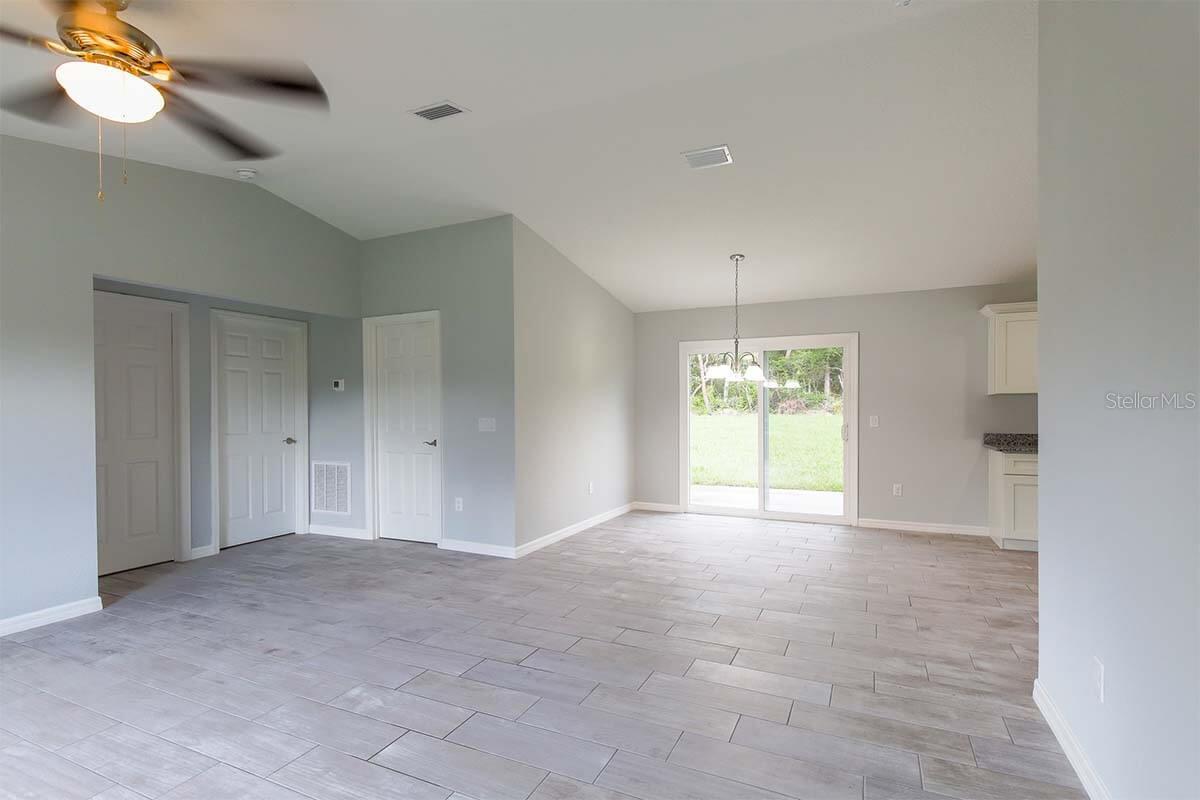 353 FISHER WAY, OCKLAWAHA, FL, 32179