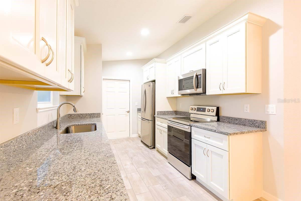 353 FISHER WAY, OCKLAWAHA, FL, 32179