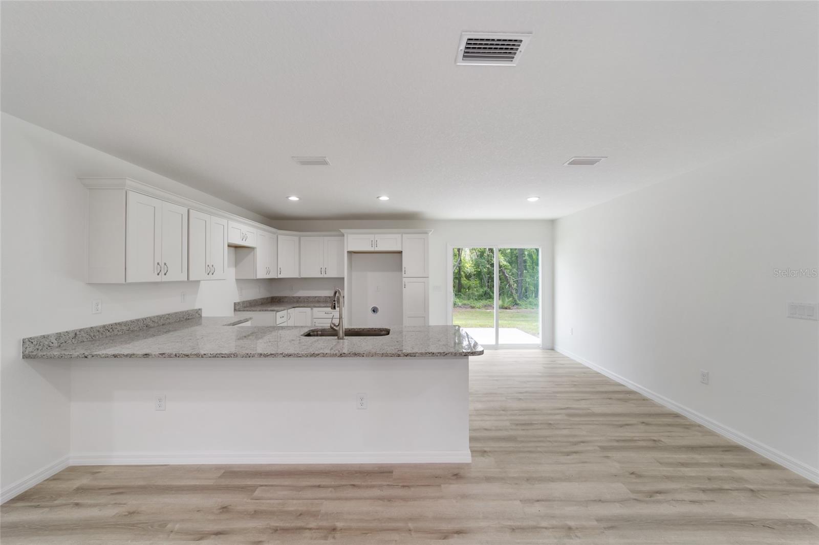 25 FISHER TRCE, OCKLAWAHA, FL, 32179