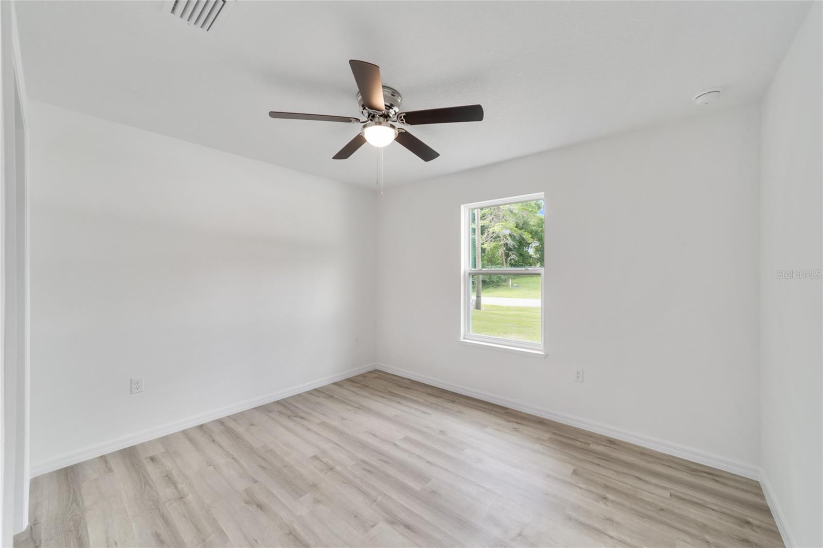 25 FISHER TRCE, OCKLAWAHA, FL, 32179