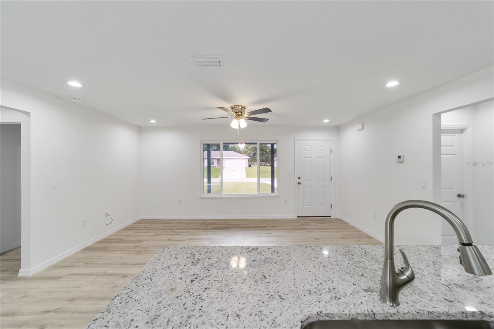 25 FISHER TRCE, OCKLAWAHA, FL, 32179