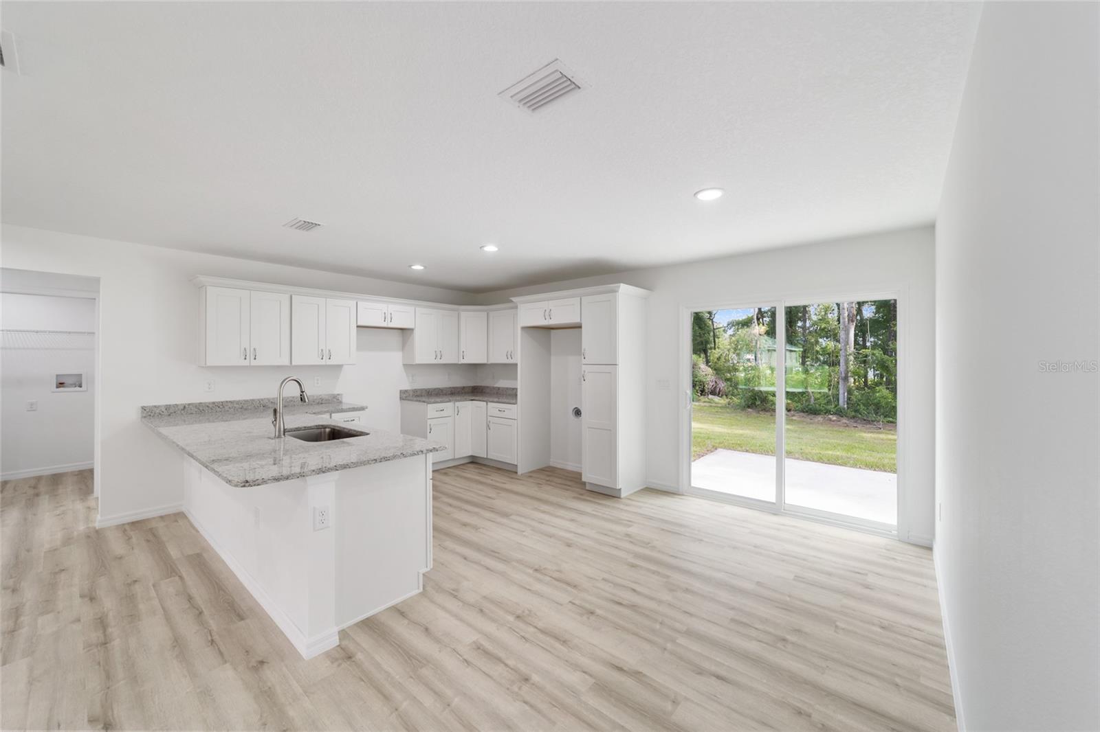 25 FISHER TRCE, OCKLAWAHA, FL, 32179