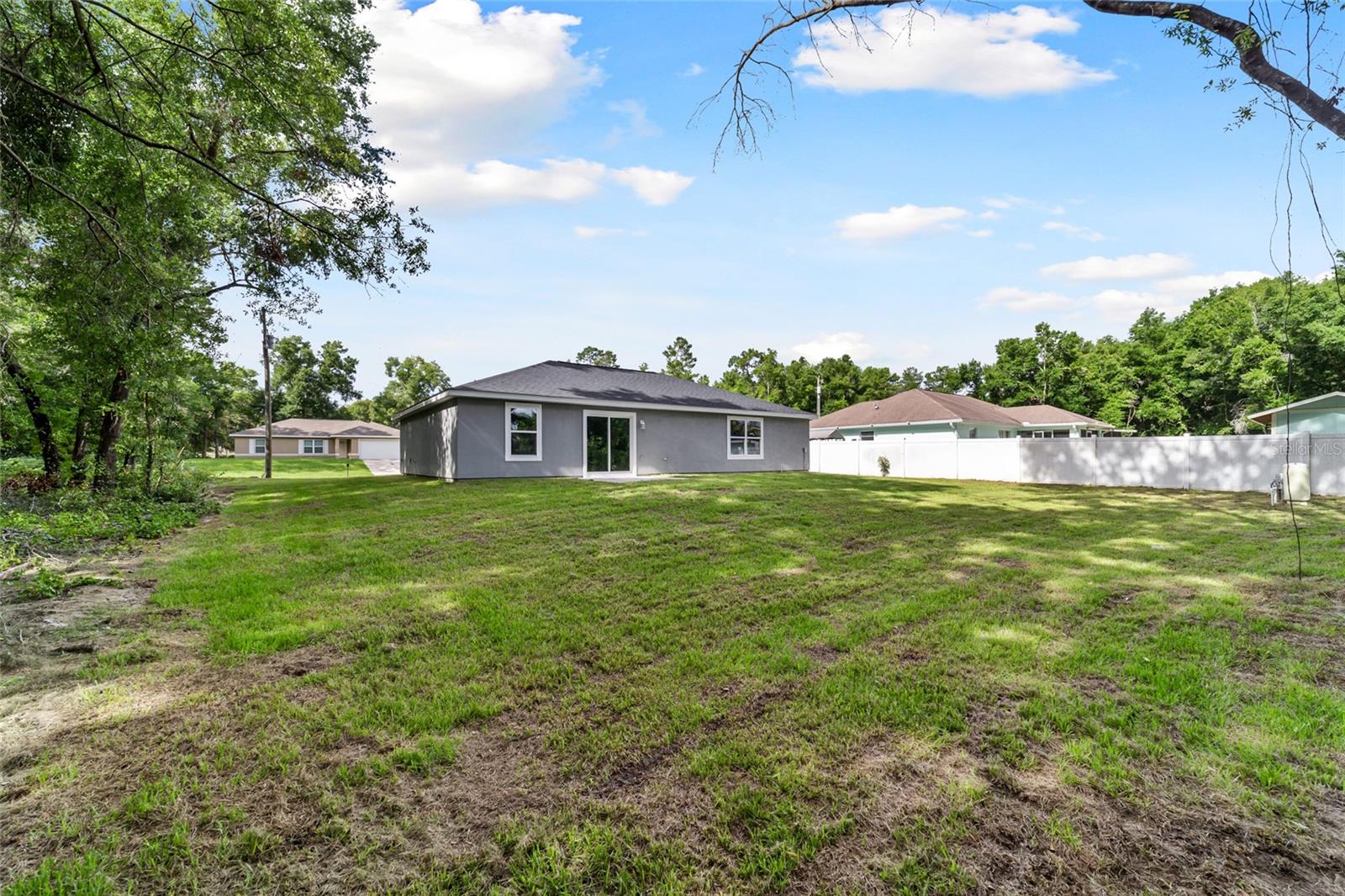25 FISHER TRCE, OCKLAWAHA, FL, 32179