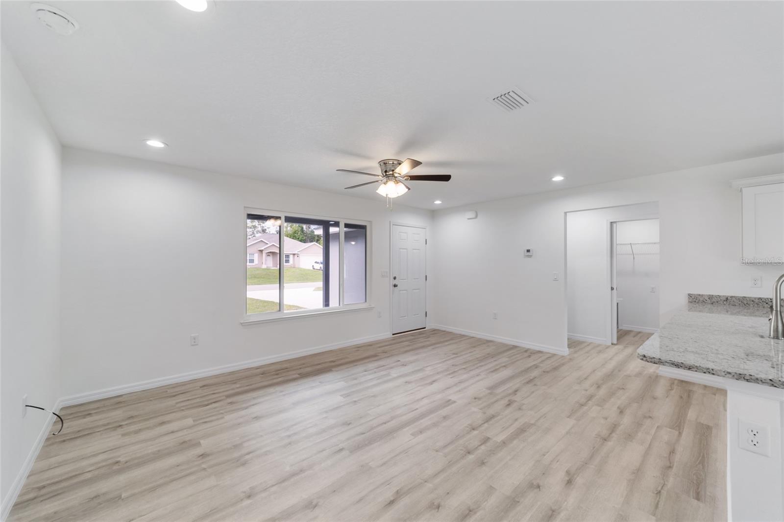 25 FISHER TRCE, OCKLAWAHA, FL, 32179
