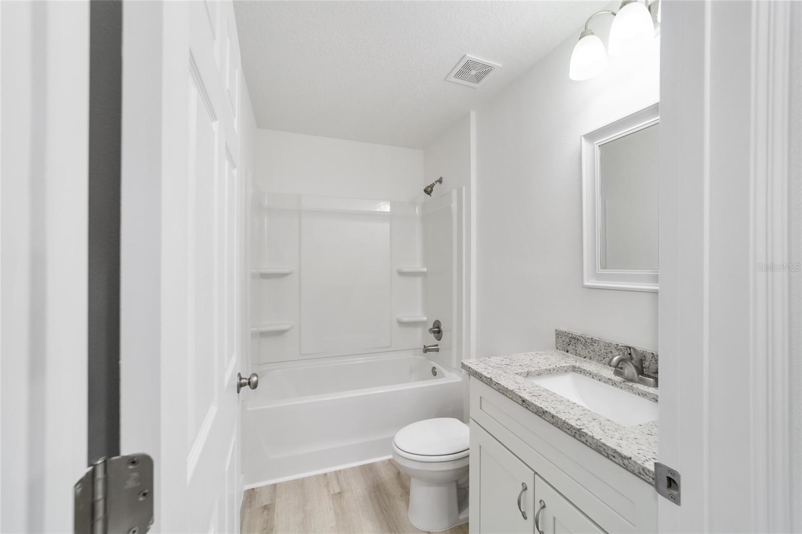 25 FISHER TRCE, OCKLAWAHA, FL, 32179