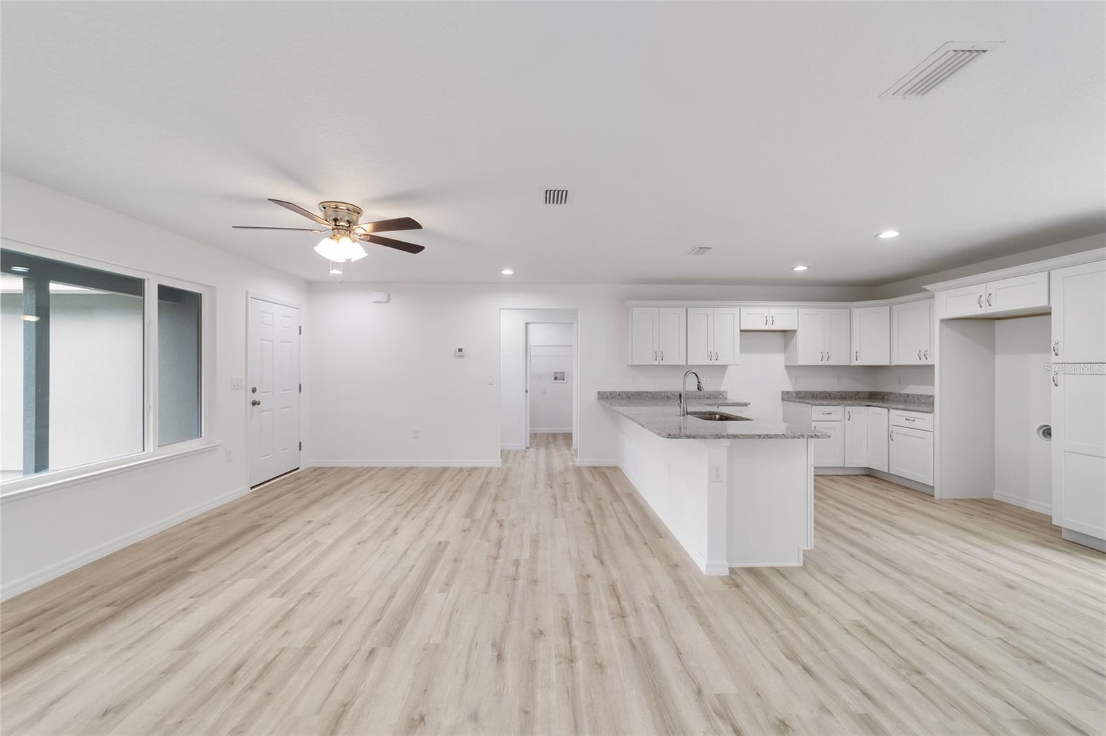 25 FISHER TRCE, OCKLAWAHA, FL, 32179