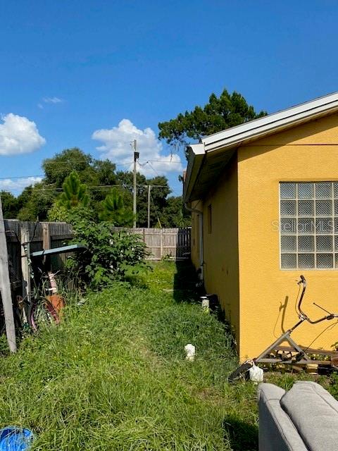 709 N DISSTON, TAVARES, FL, 32778